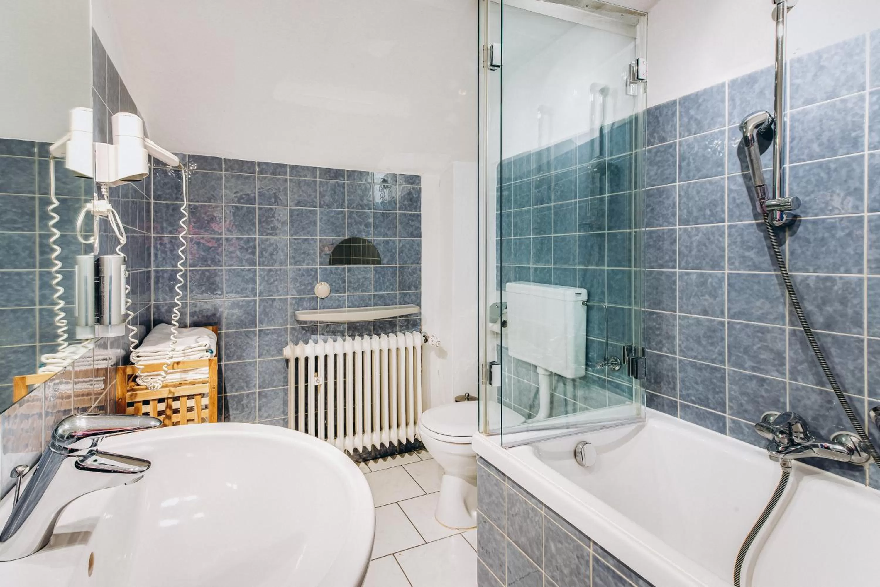 Bathroom in Weidegg - Hotel Garni