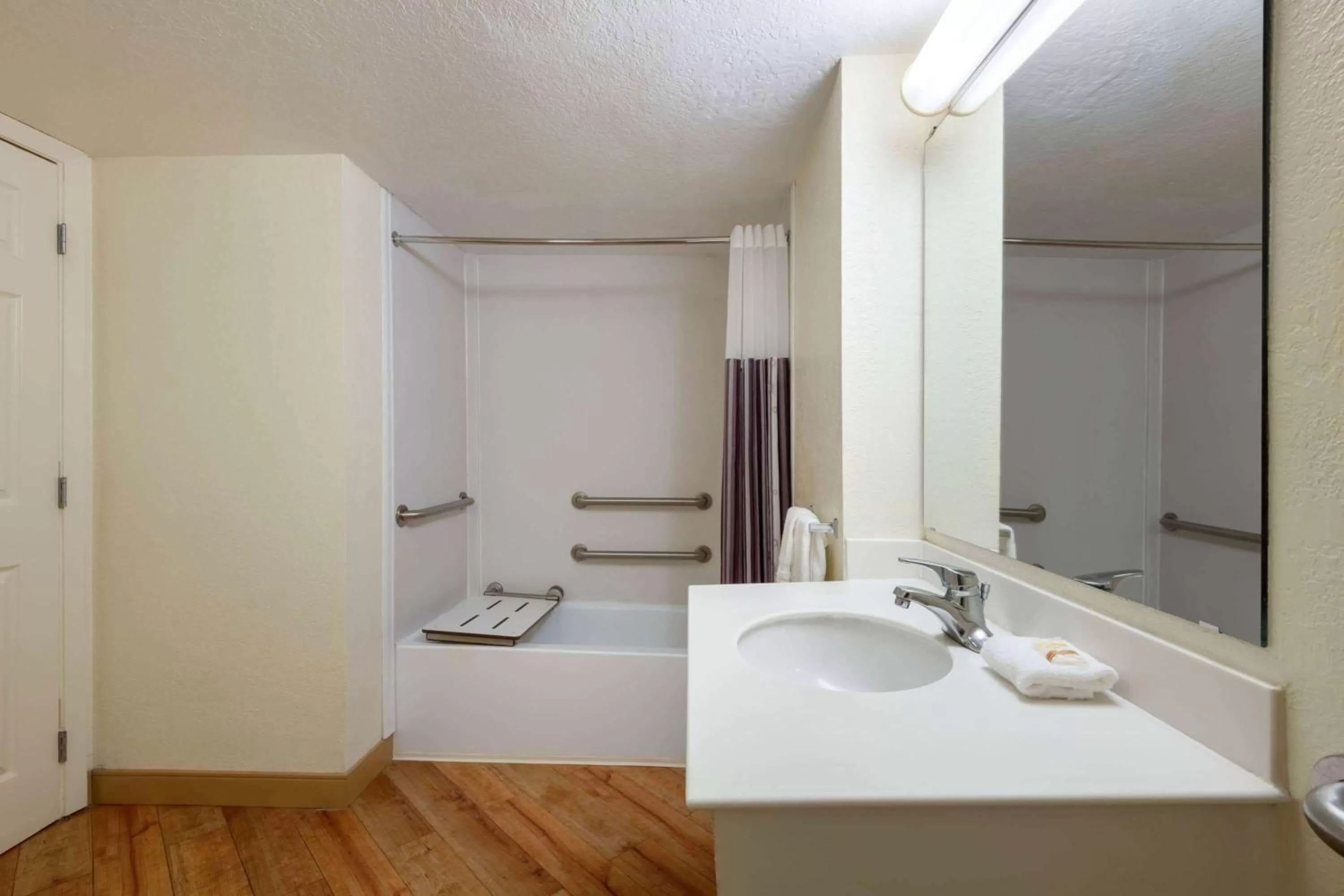 Bathroom in La Quinta East Deerfield Beach - Boca Raton
