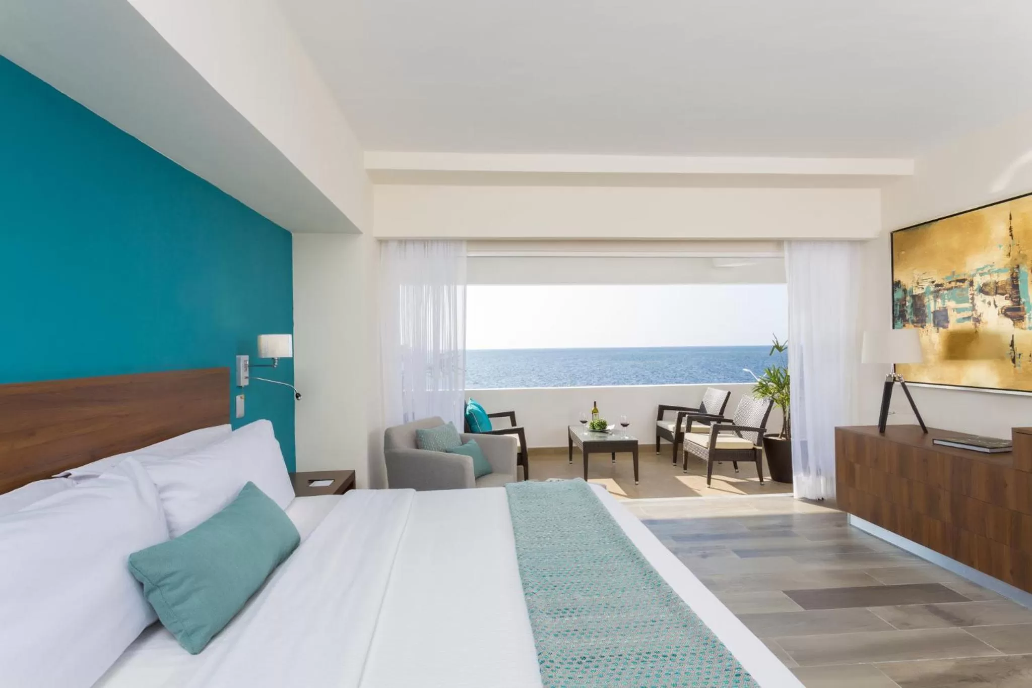 Superior King Room with Partial Ocean View in Hotel Katuxlan