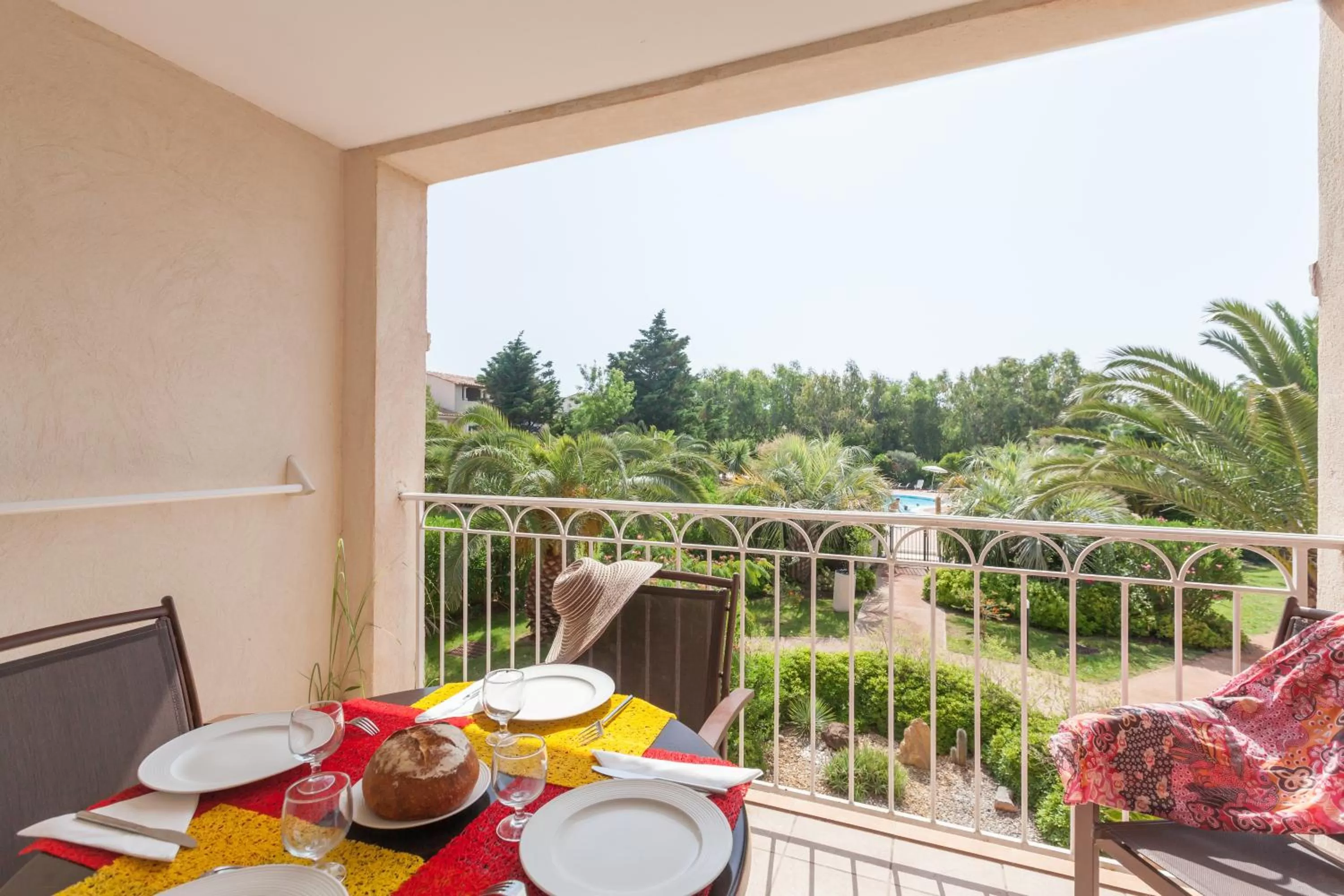 One-Bedroom Apartment with Air Conditionning and Balcony (5 People) - Pool View in Résidence Pierre & Vacances le Hameau de la Pinède