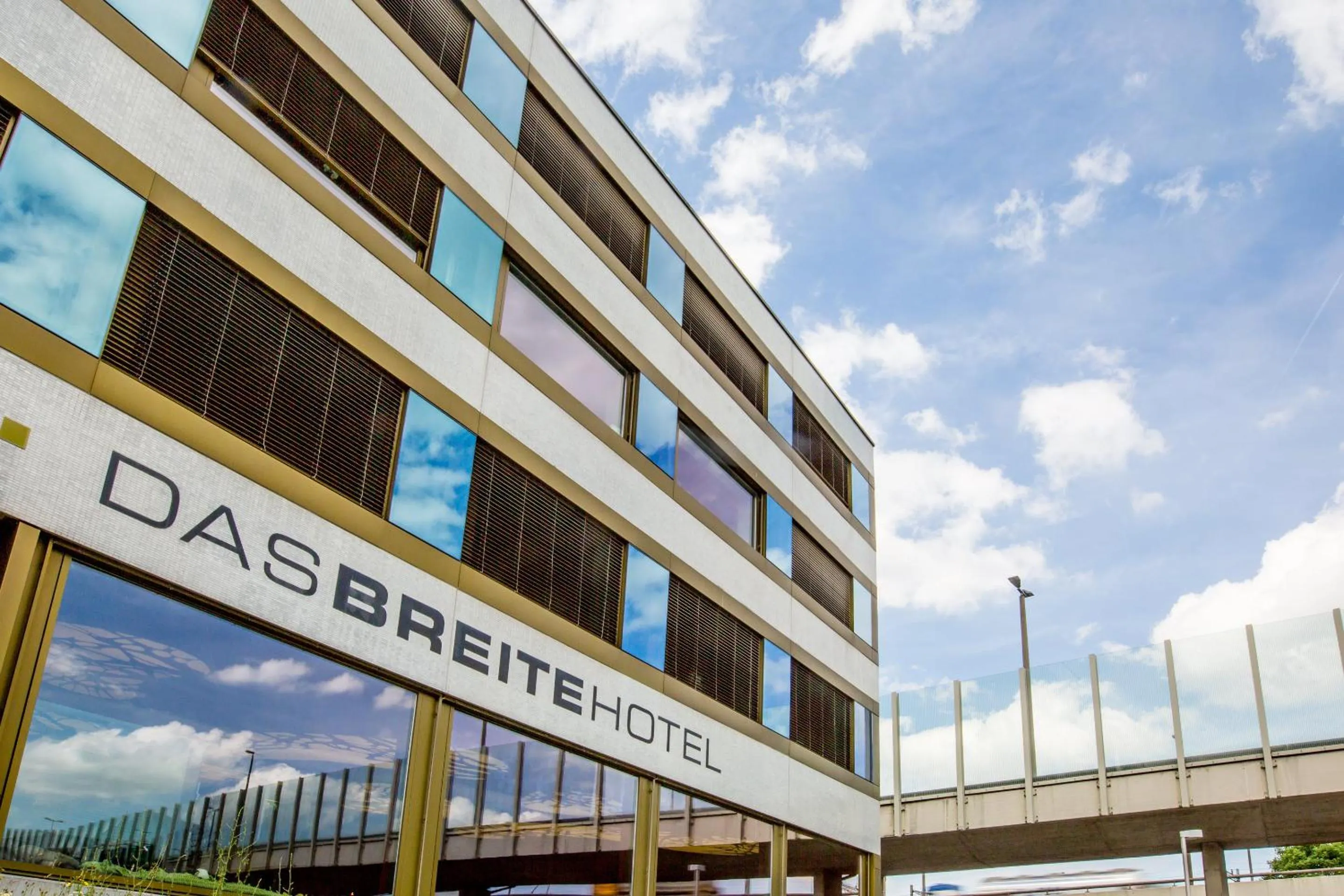 Property building in Dasbreitehotel am Rhein