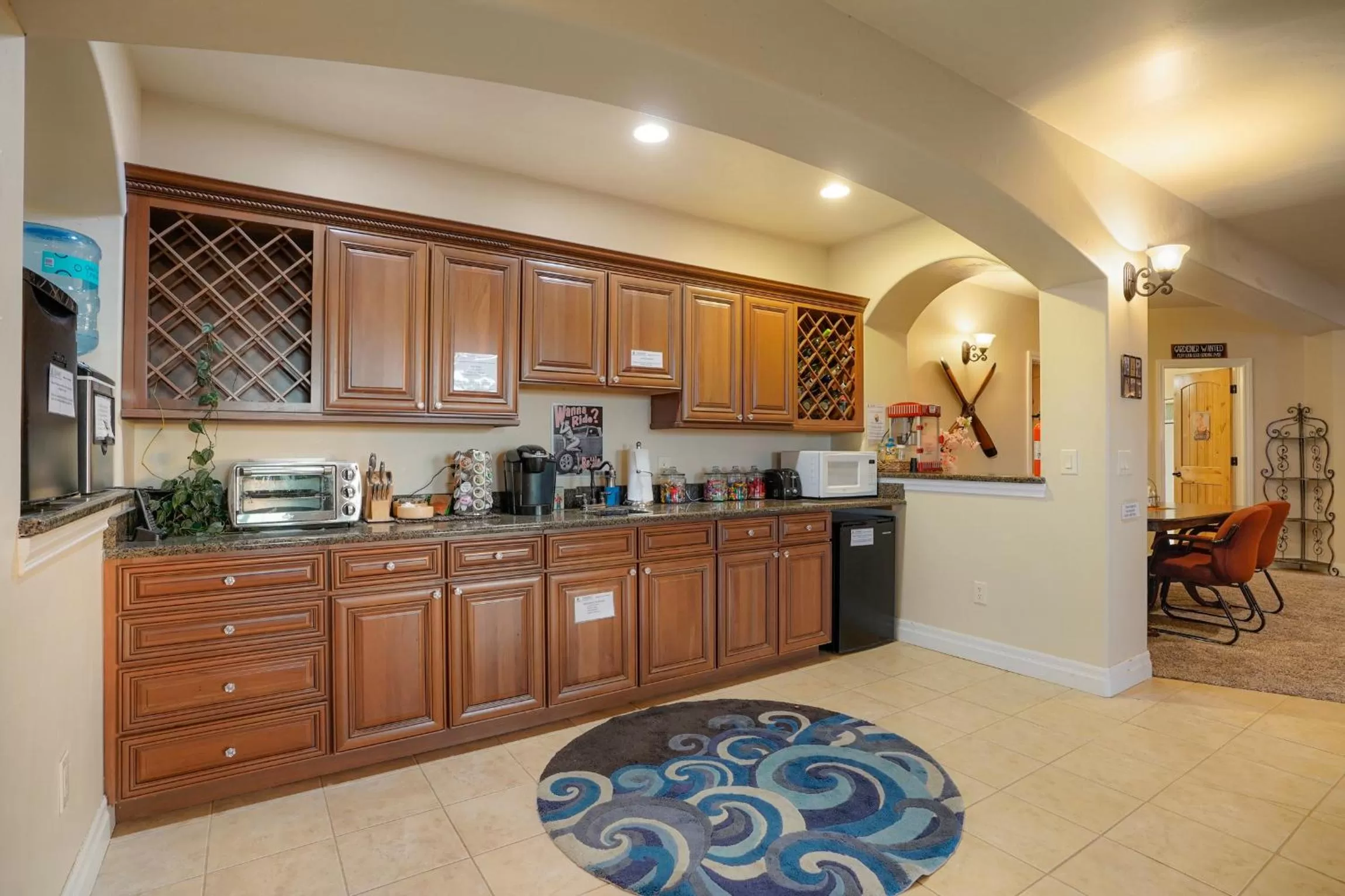 Coffee/tea facilities, Kitchen/Kitchenette in Summit Villa BnB