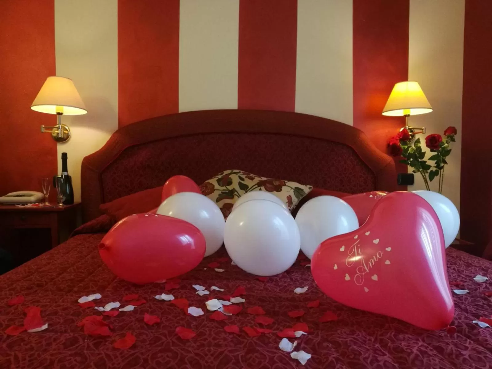 People, Bed in Hotel La Luna