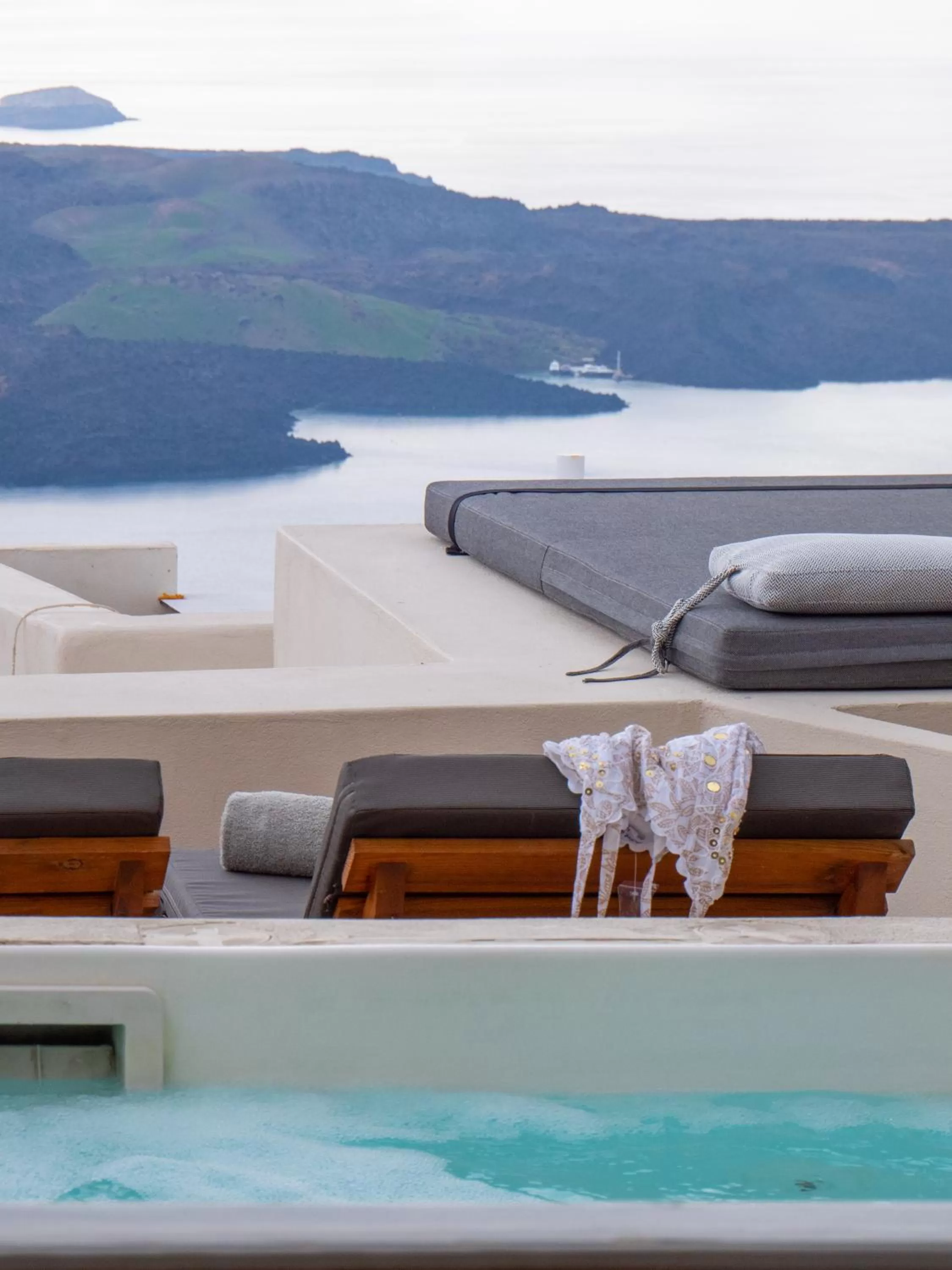 Caldera Cliff Illusion