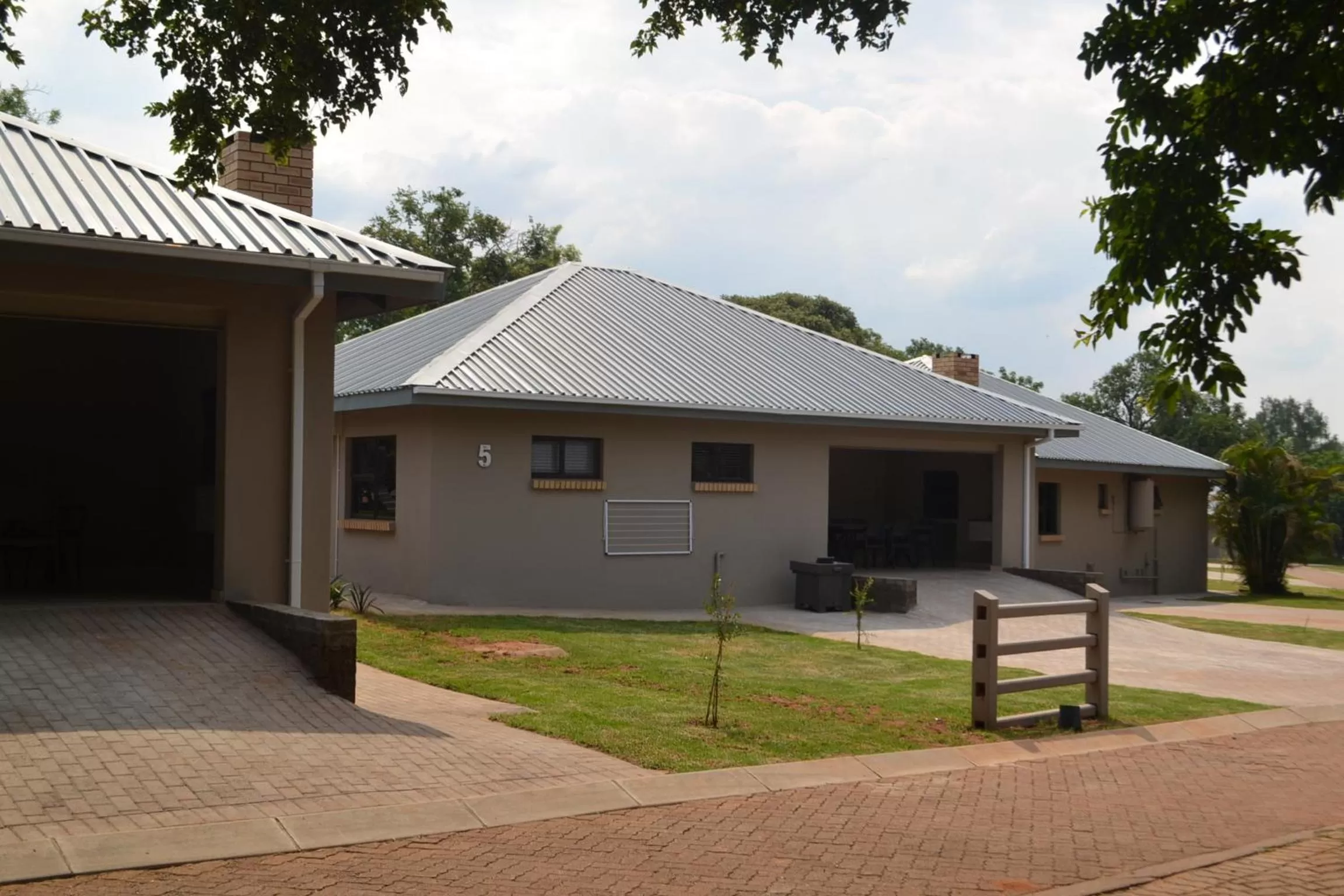 Property Building in ATKV Buffelspoort