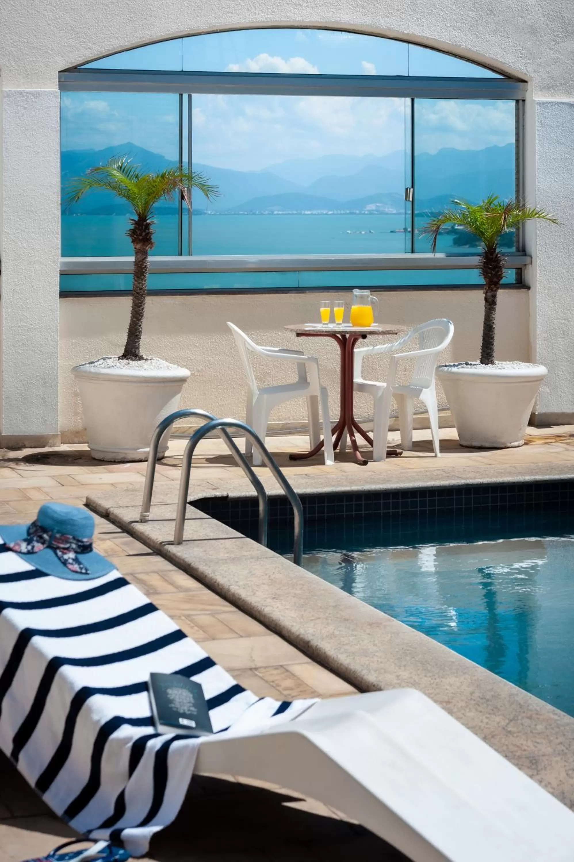 Swimming pool in Rede Andrade Cecomtur