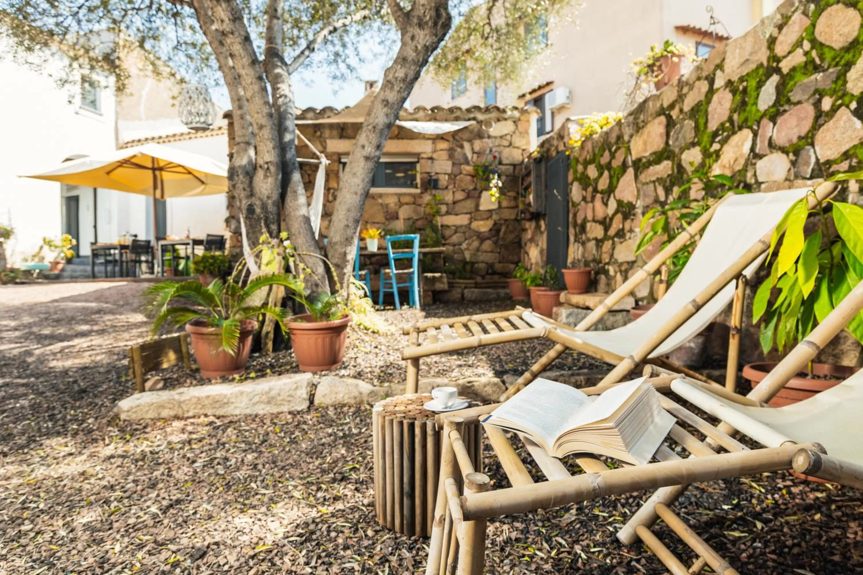 Patio in Sa Crai B&B - Sardinian Experience