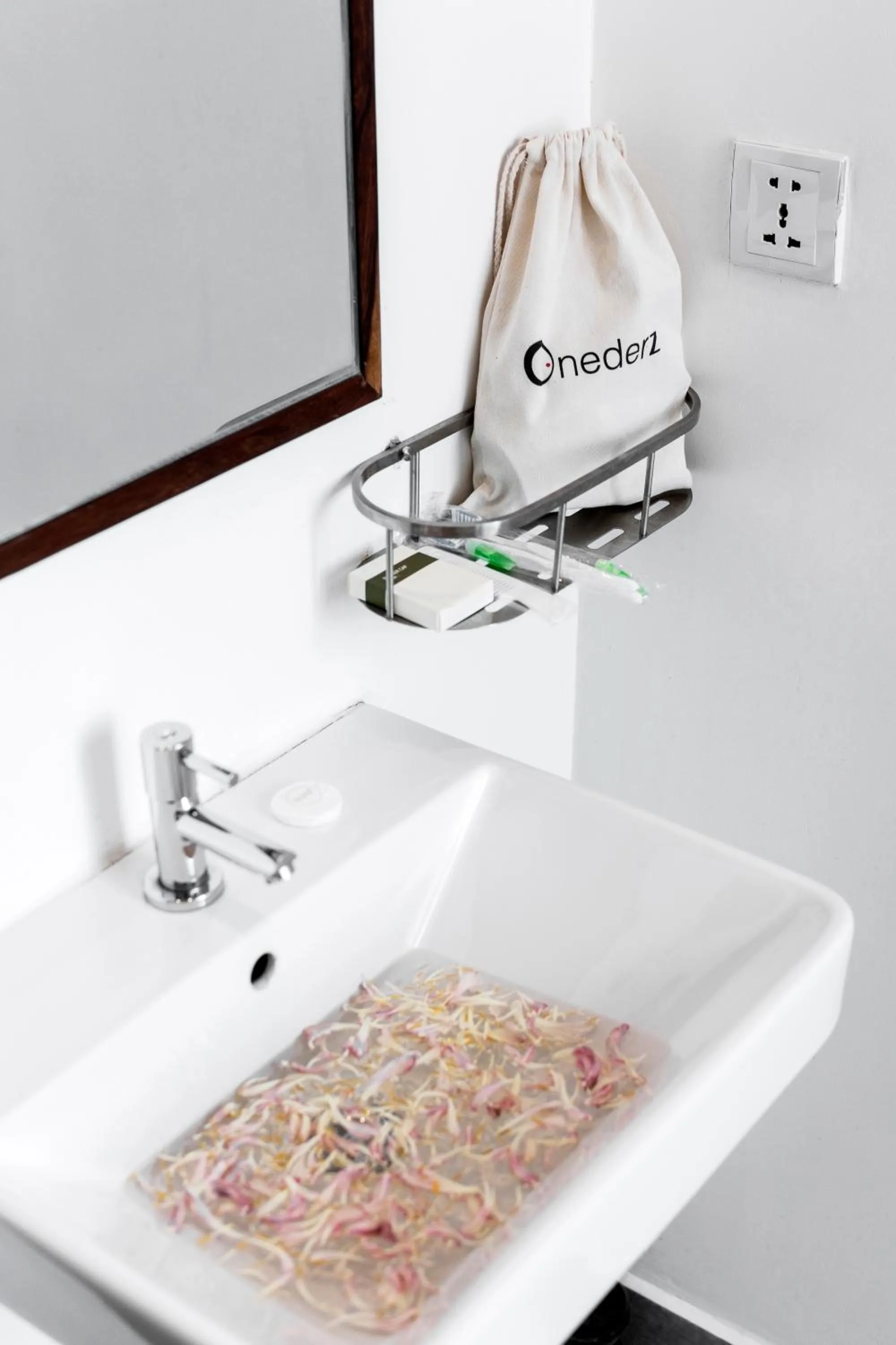 Deluxe Twin Room in Onederz Siem Reap