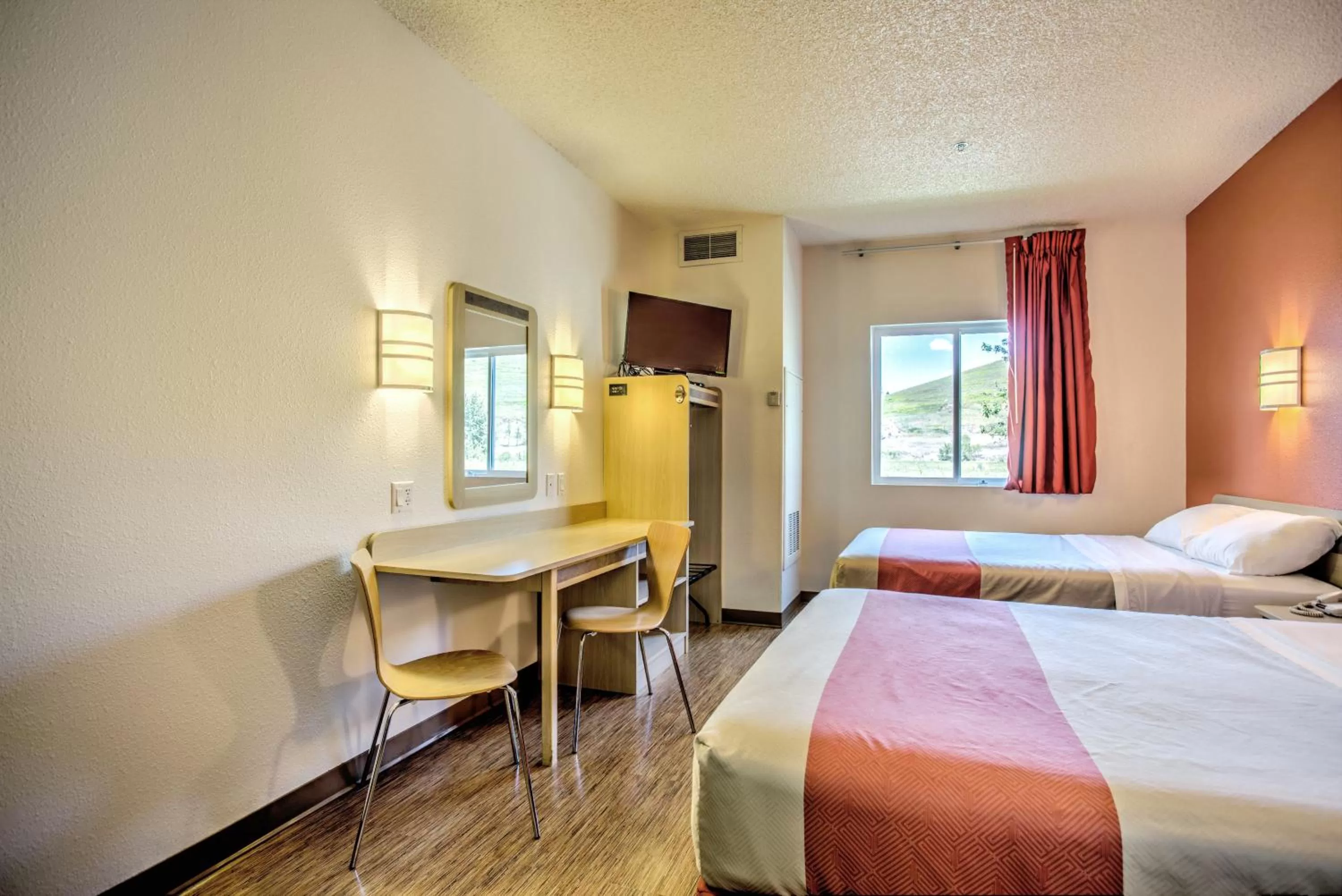 Photo of the whole room, Bed in Motel 6-Missoula, MT