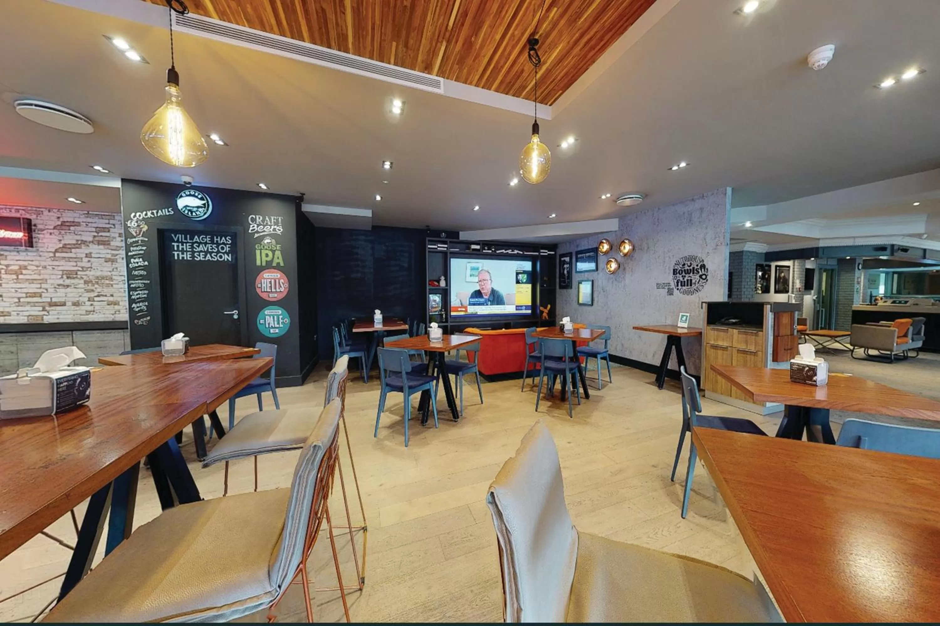 Restaurant/places to eat in Village Hotel Leeds North