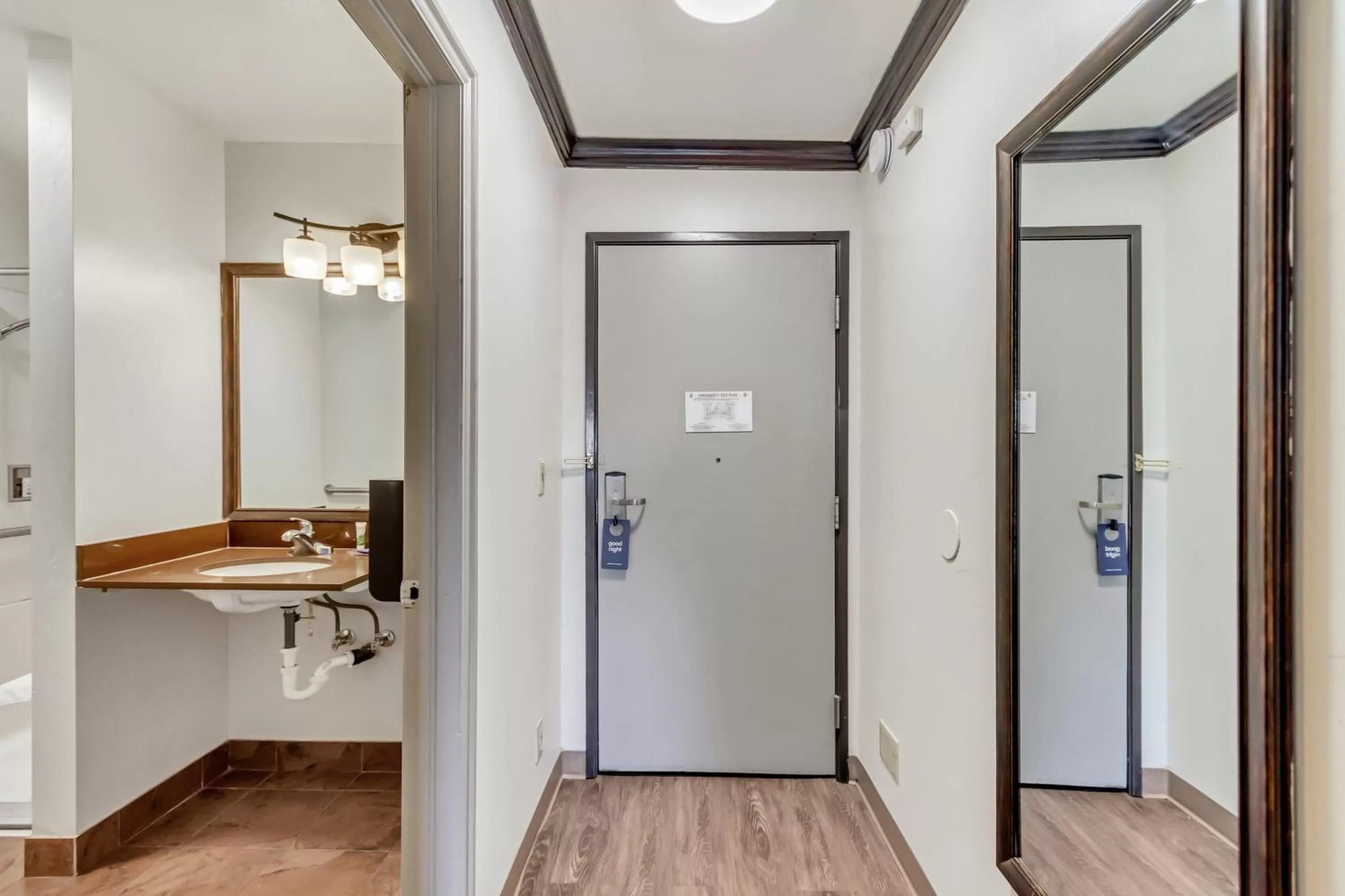 Bathroom in Park Inn by Radisson, Salt Lake City-Midvale