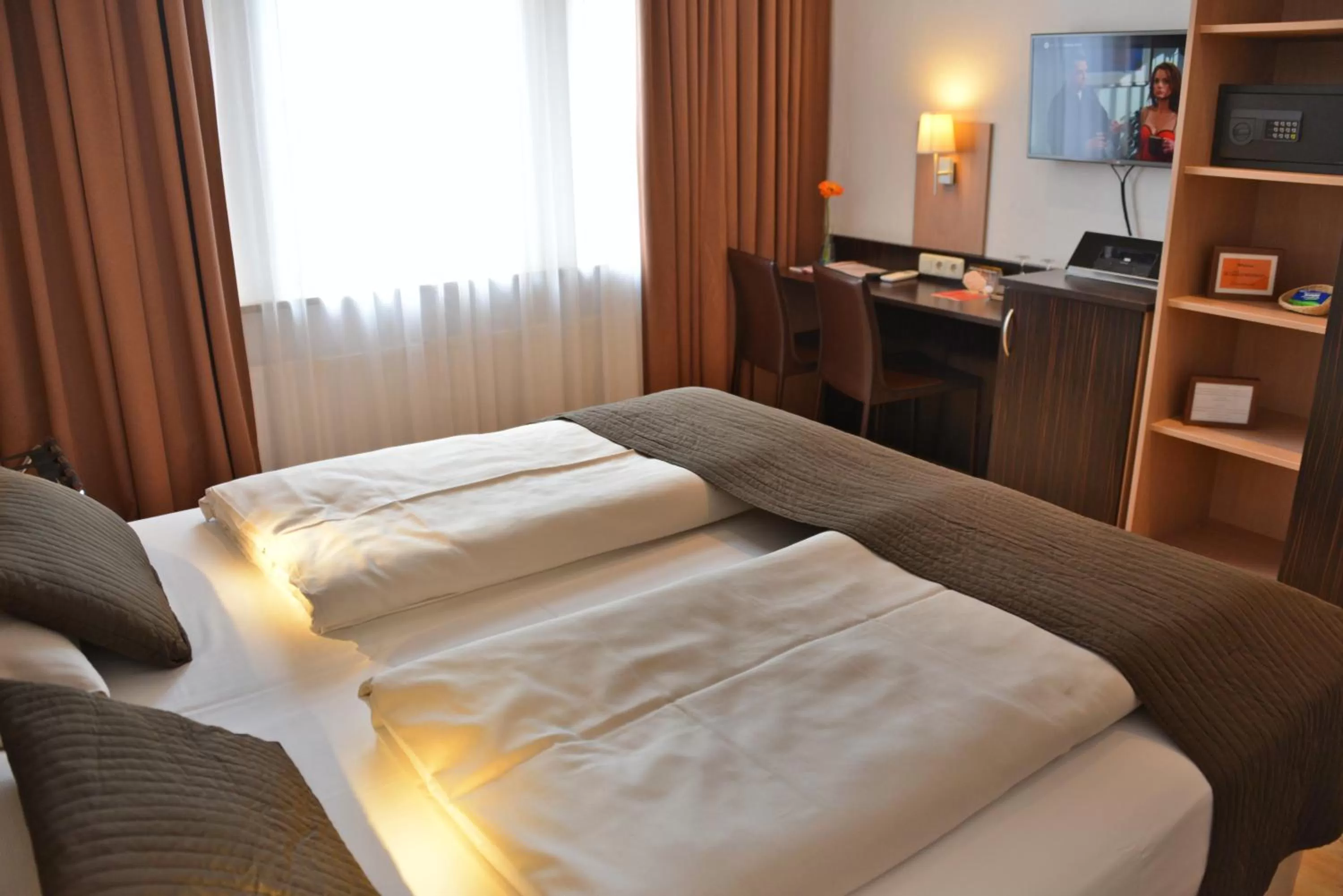 Bed in Arthotel Munich