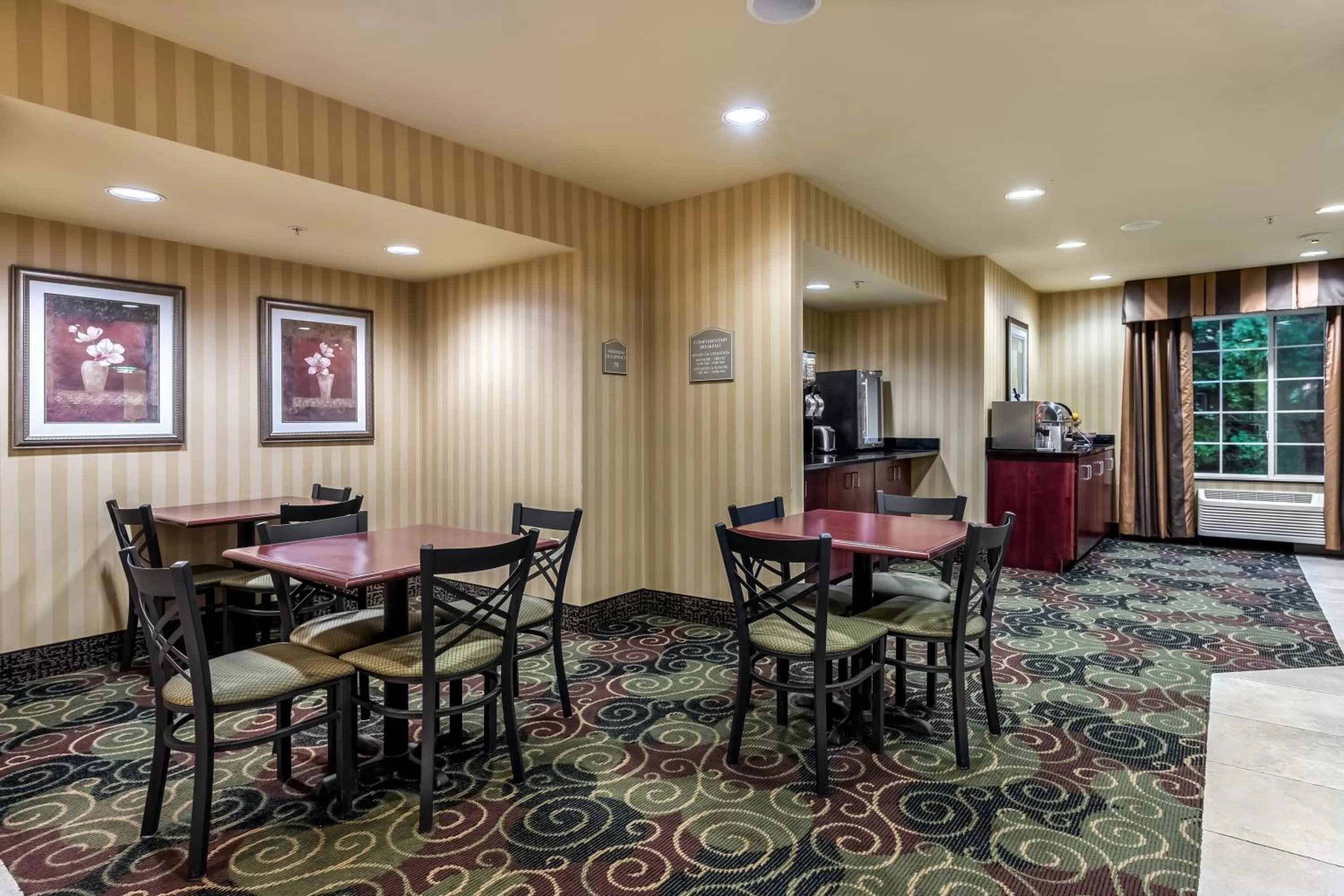 Lobby or reception in Cobblestone Inn & Suites - Vinton, IA
