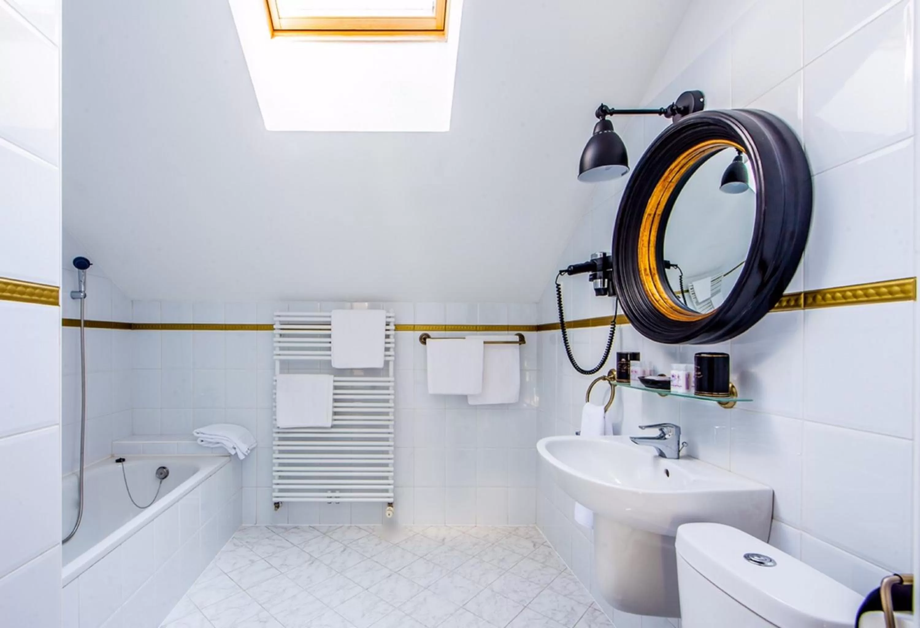 Bathroom in Milford Suites Budapest