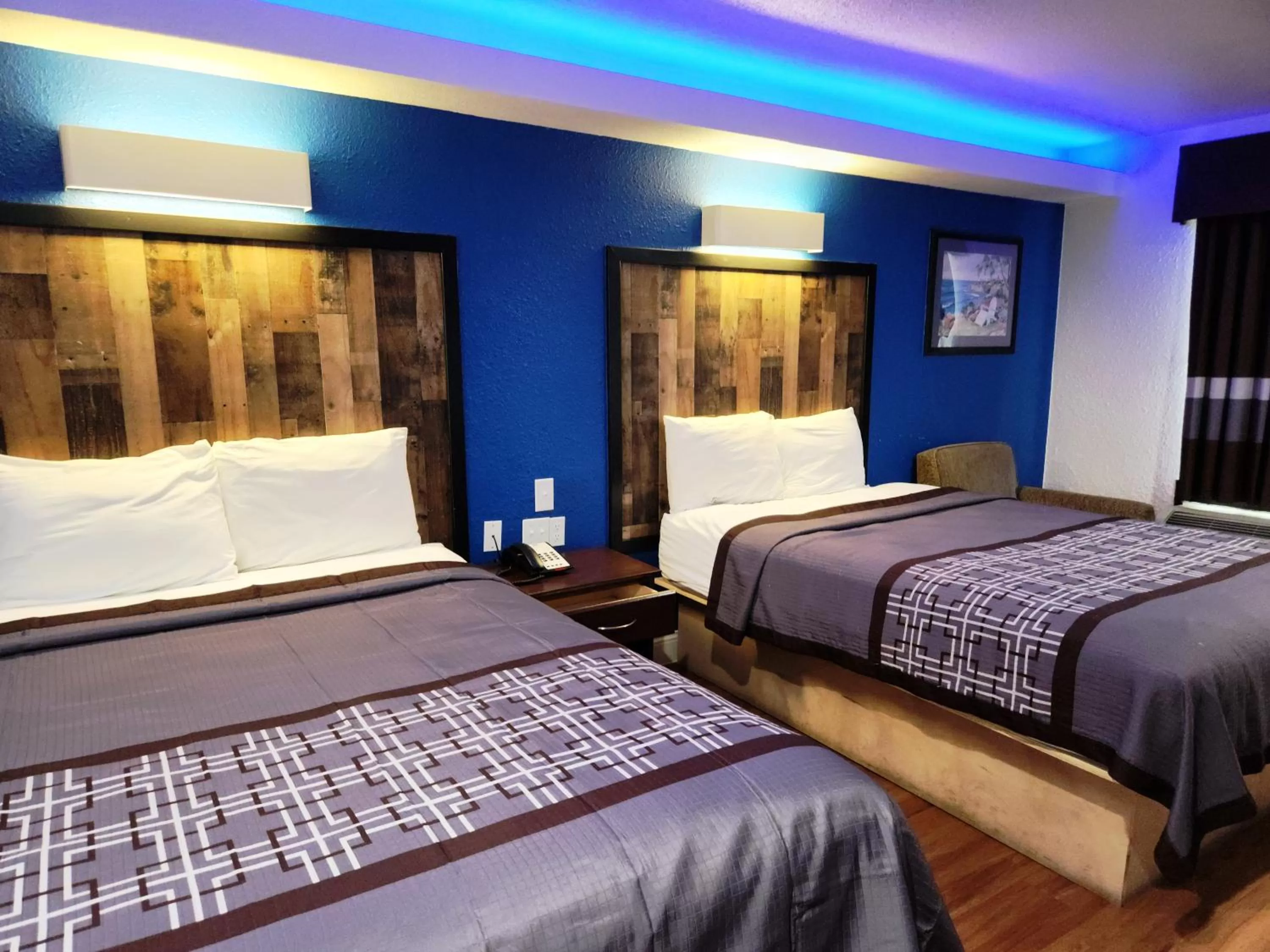 Bed in Express Inn Tomball