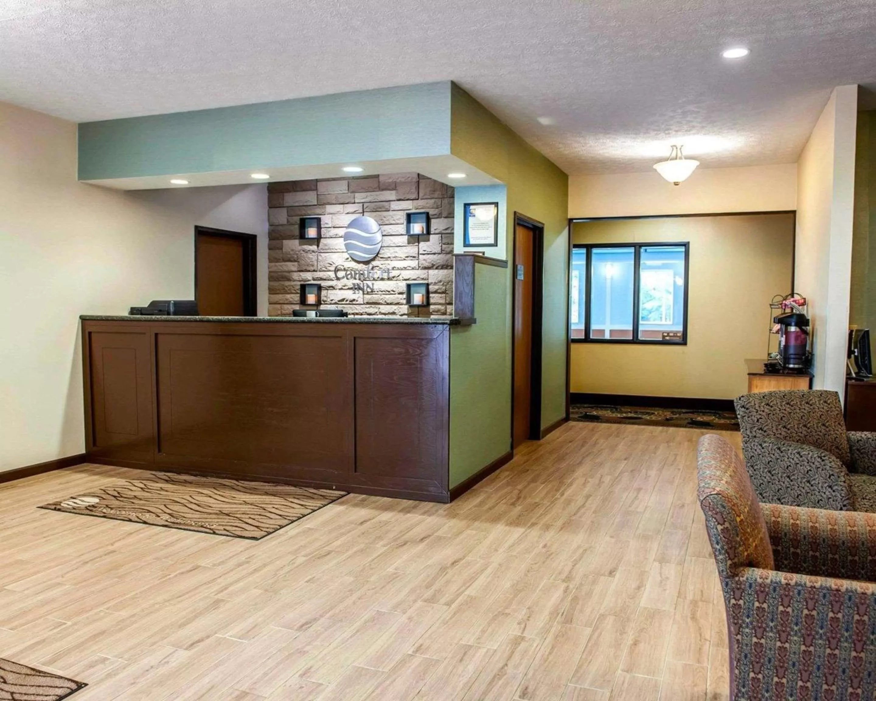 Lobby or reception in Baymont by Wyndham Richmond I-70