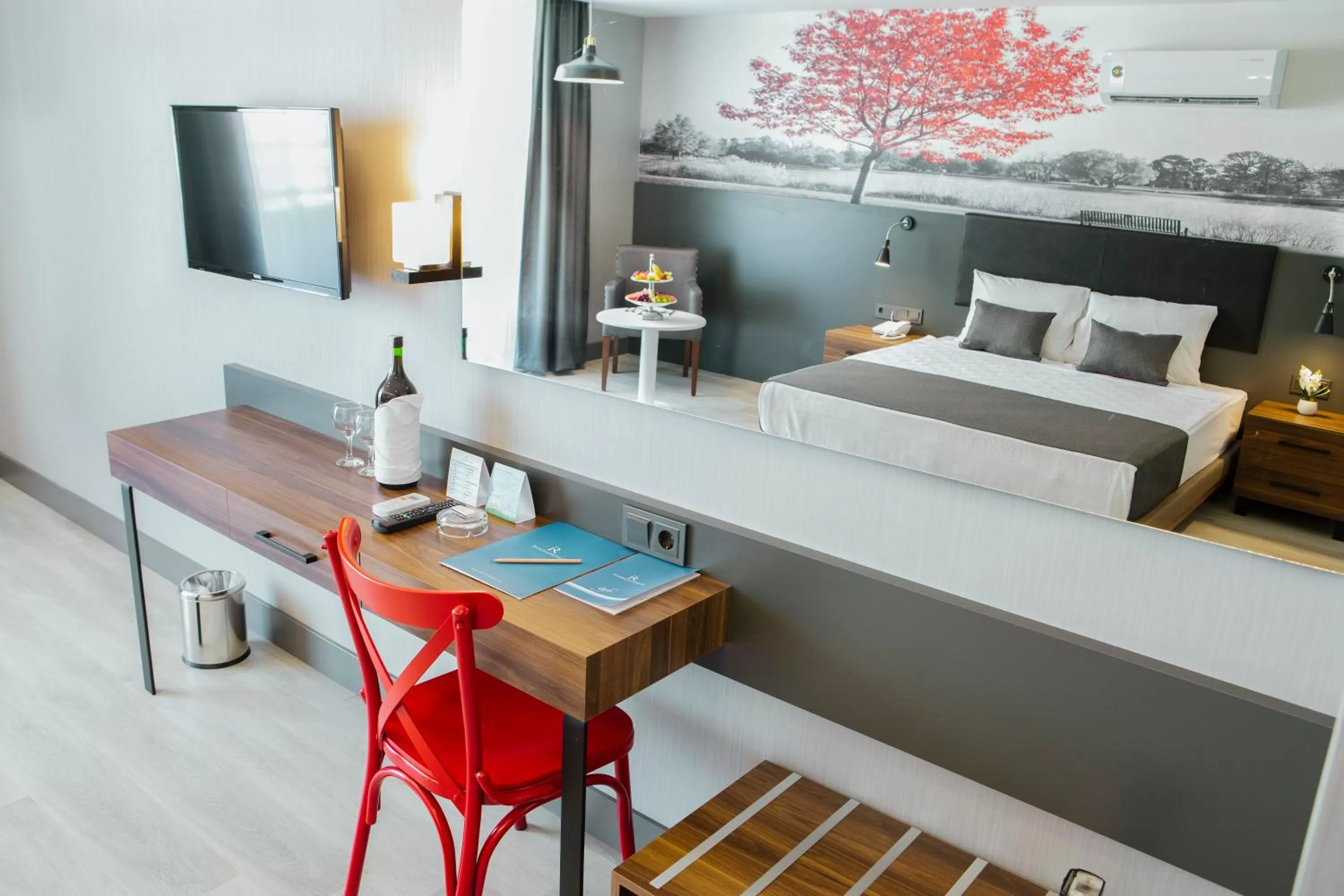 Decorative detail, Bed in Ramira City Hotel - Adult Only (16+)