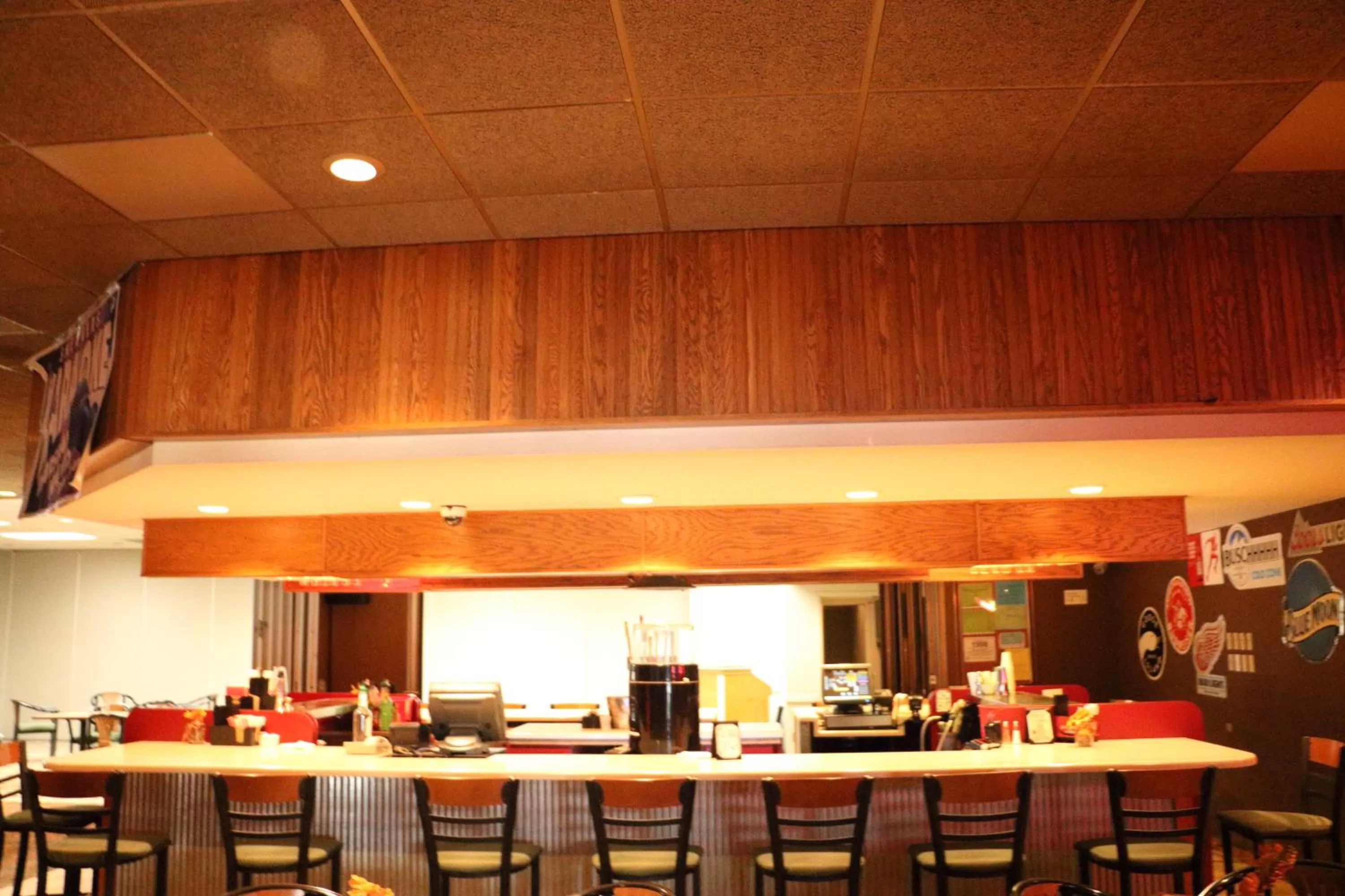 Lounge or bar in Ramada by Wyndham Alpena