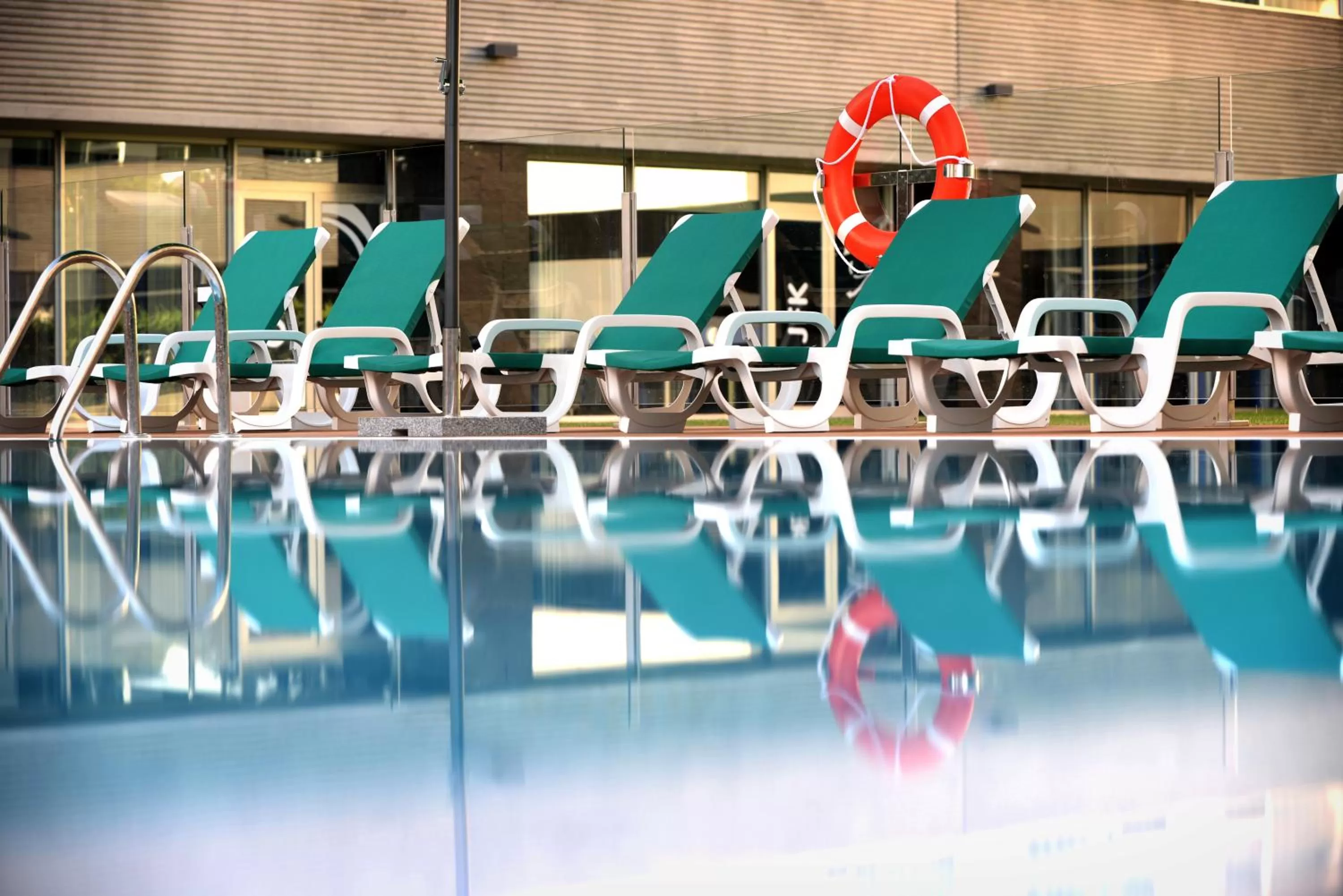 Swimming pool in Axor Feria