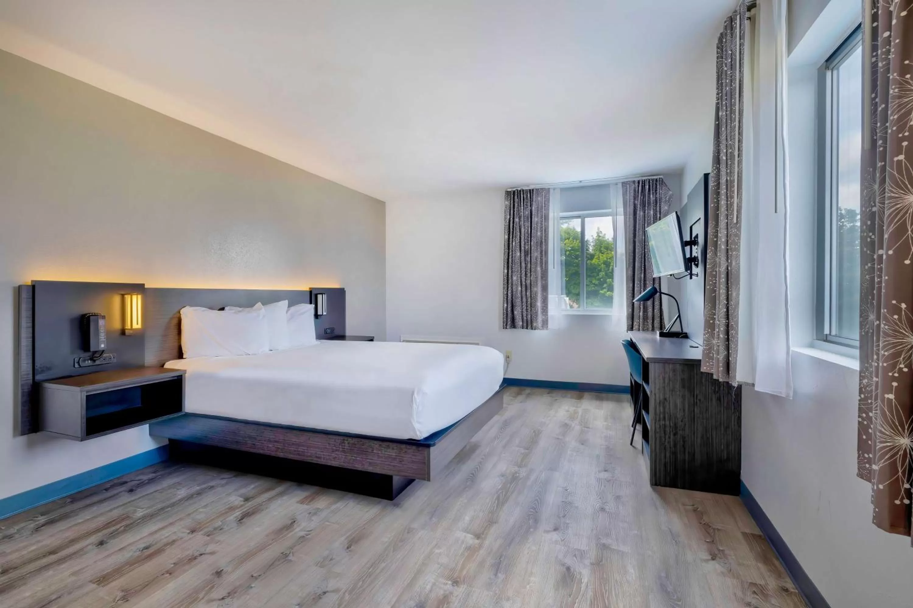 Bedroom, Bed in Motel 6 Bethel, CT - Danbury