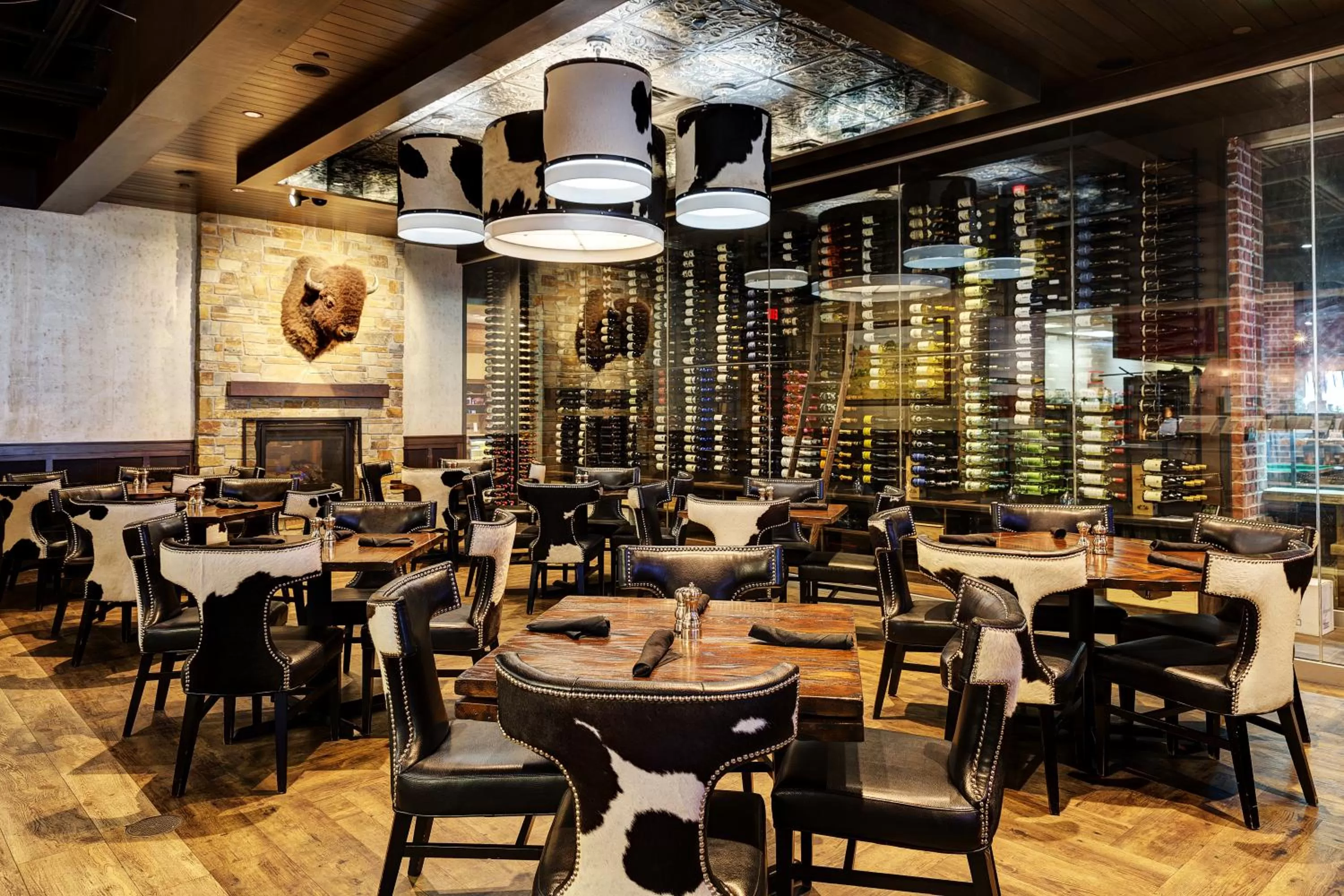 Restaurant/places to eat in El Rancho Hotel