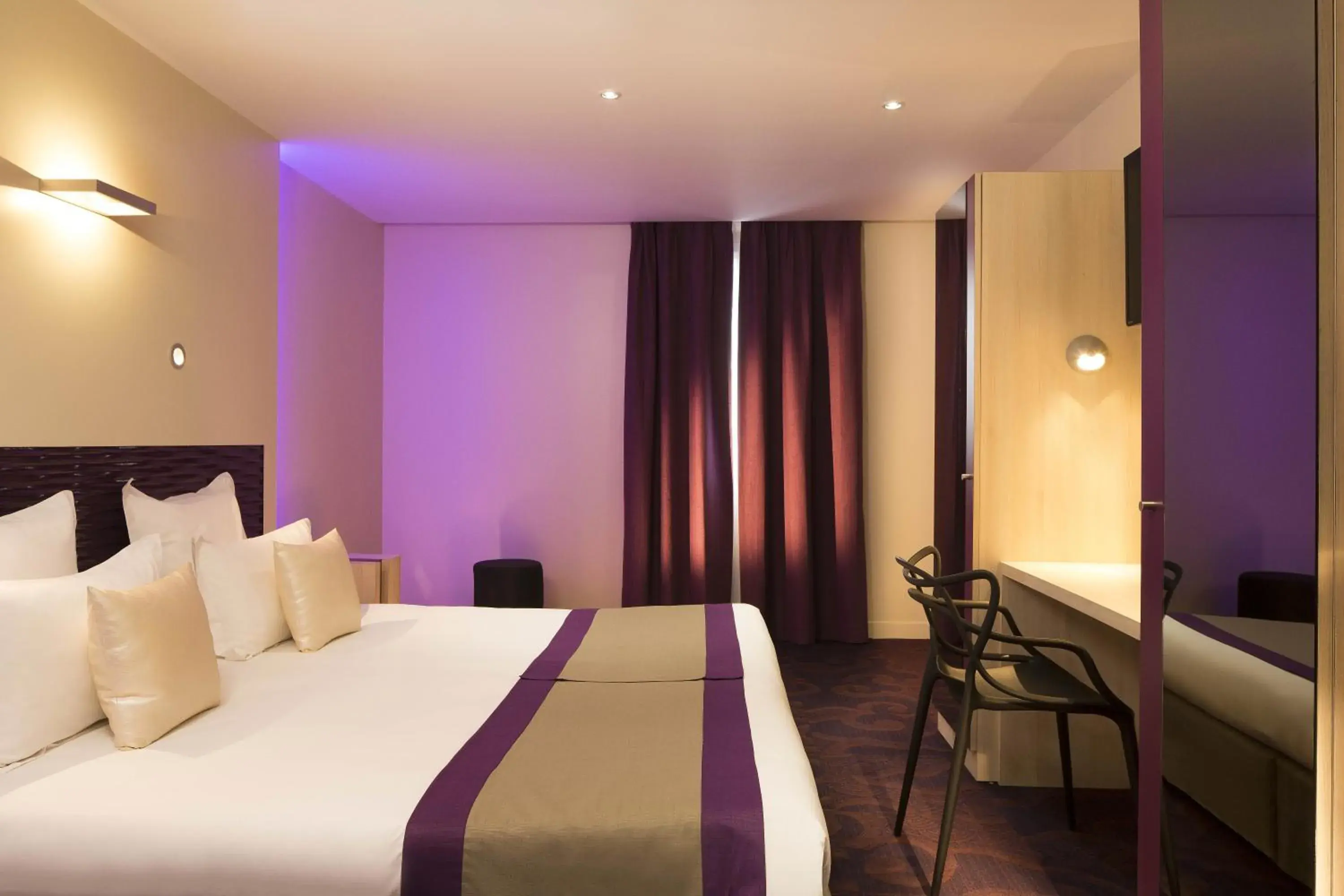 Superior Double or Twin Room in Hôtel Brésil Opéra SPA Superior Double or Twin Room in Hôtel Brésil Opéra SPA