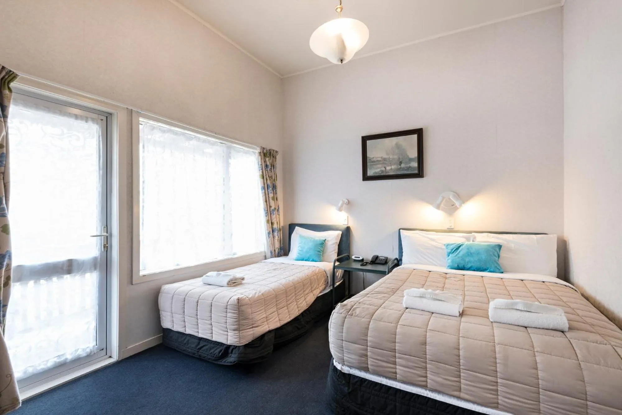 Budget Extra Large Twin Room in Halswell Lodge