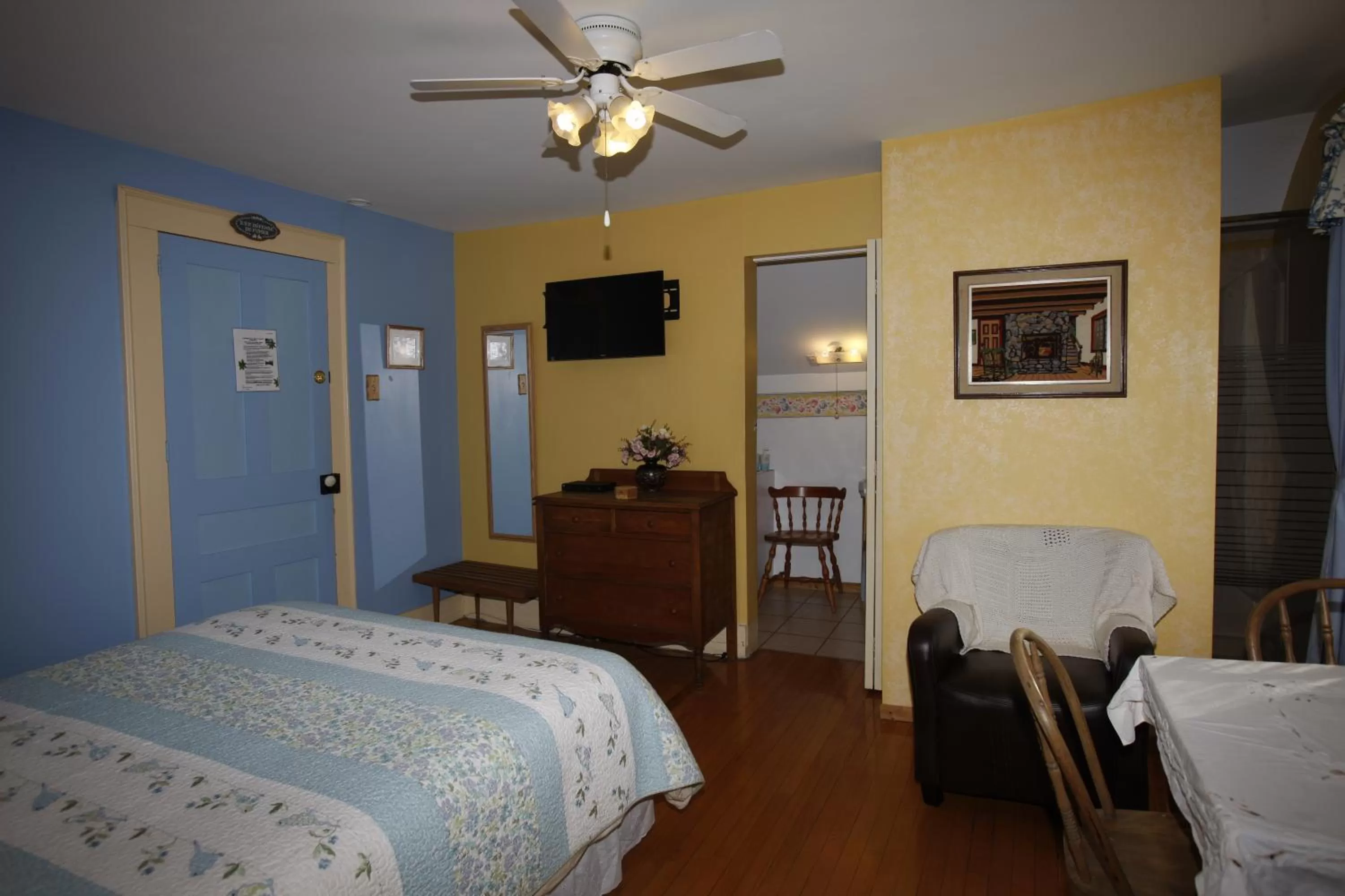 Bedroom, Bed in À Amour et Amitié