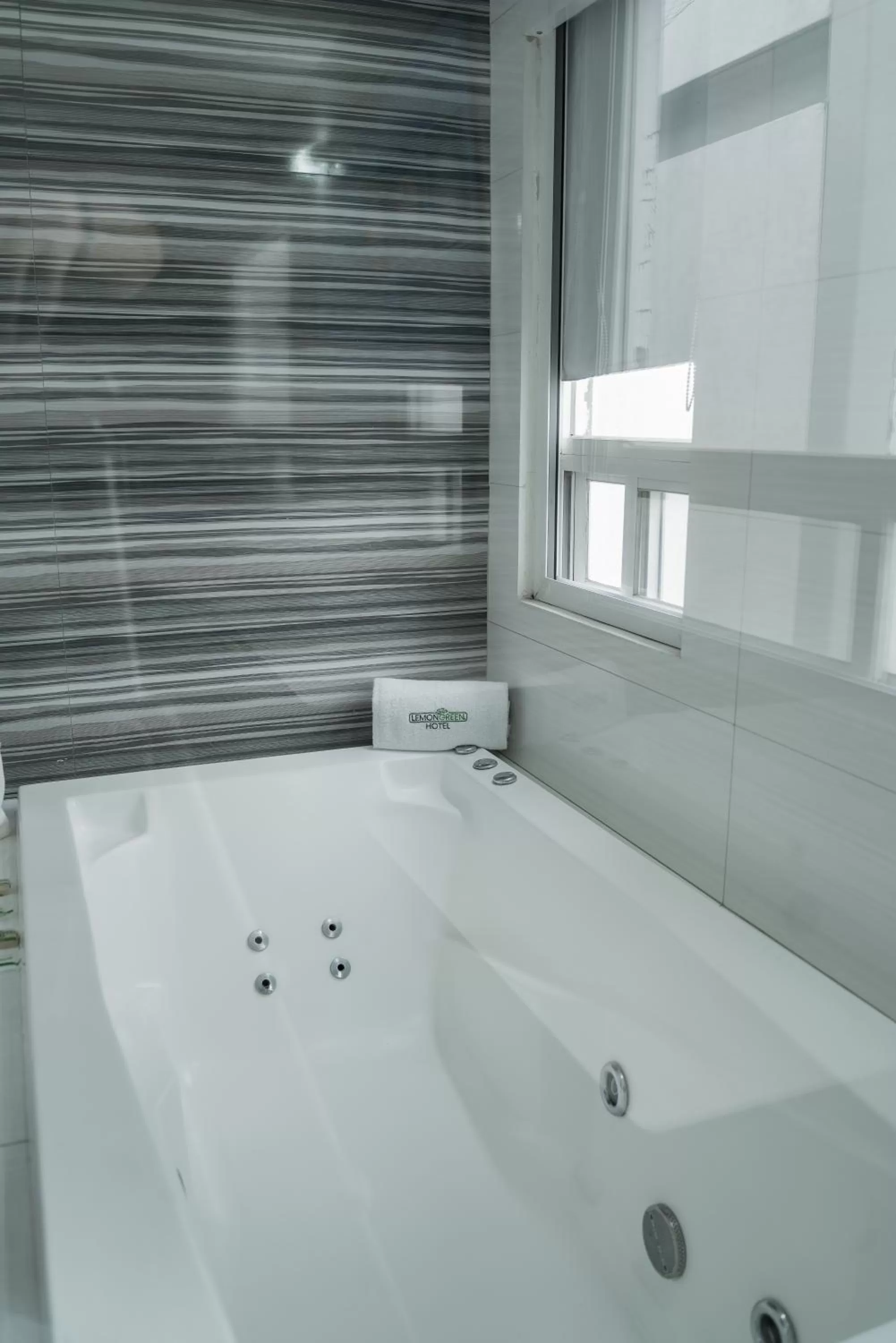 Hot Tub in HOTEL LEMON GREEN -Zona Expo Frente al Centro de Convenciones