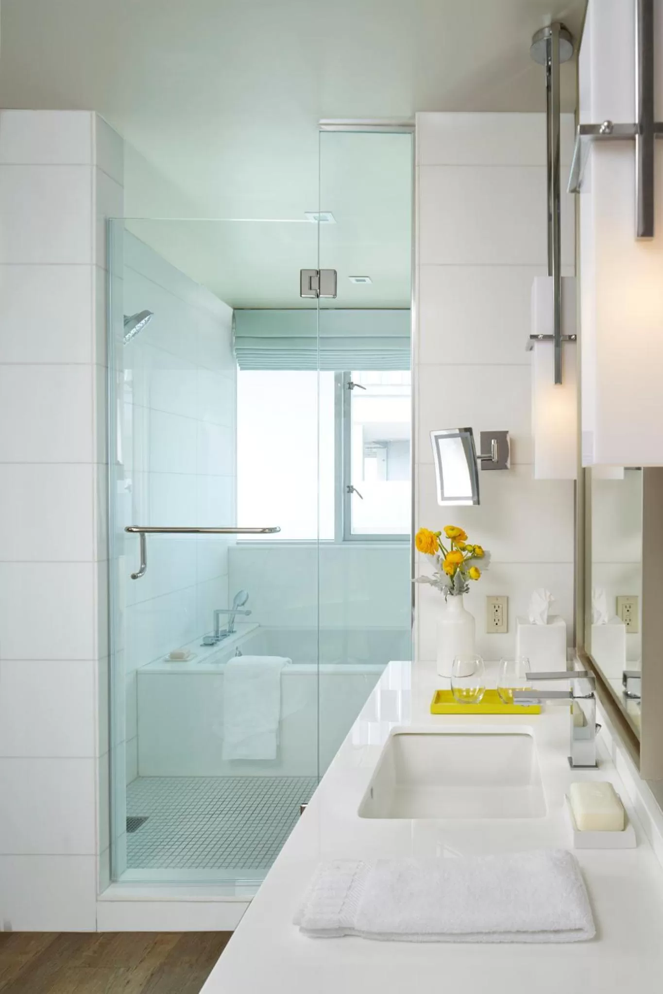 Bathroom in Kimpton Hotel Wilshire by IHG