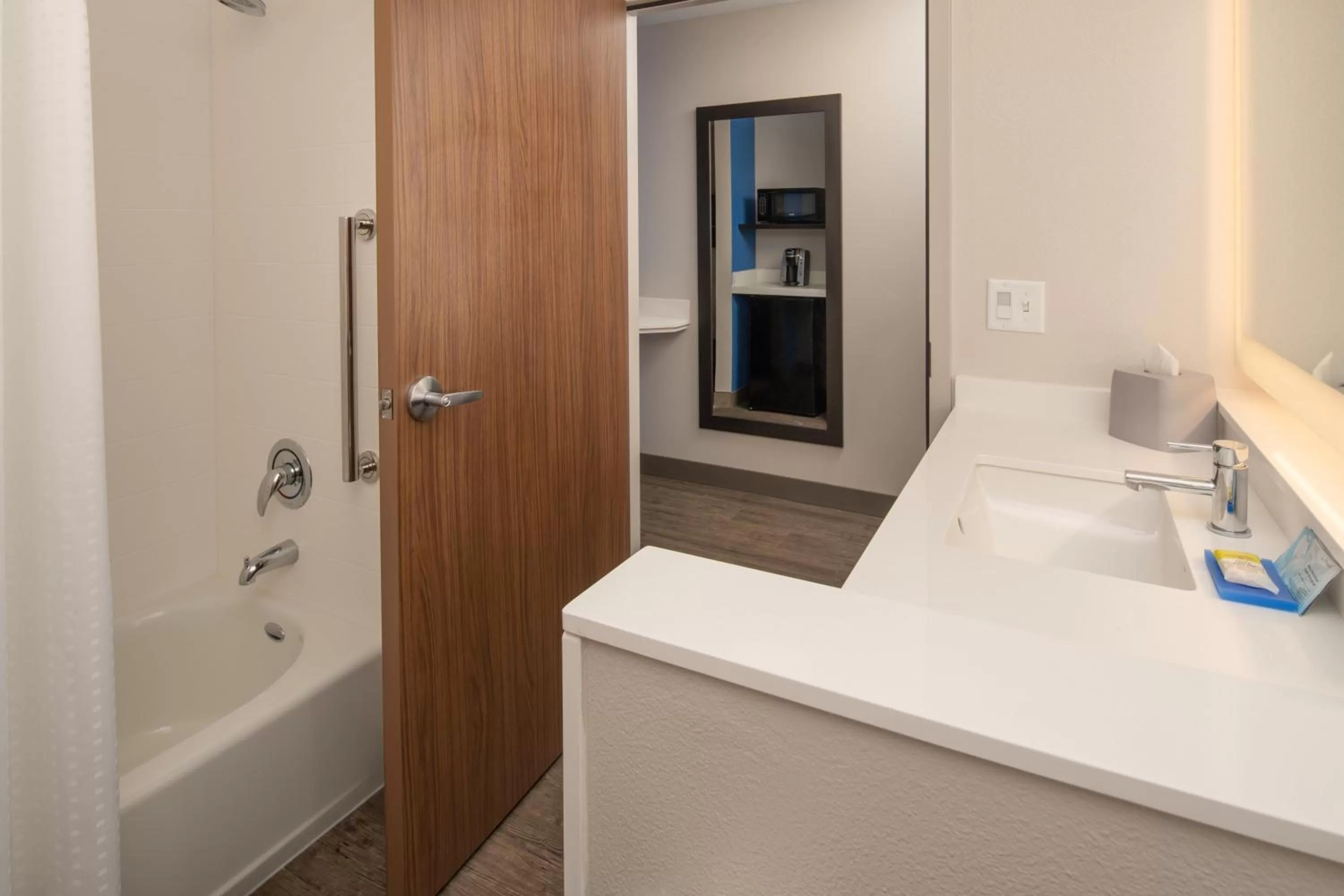 Bathroom in Holiday Inn Express & Suites - Camas by IHG