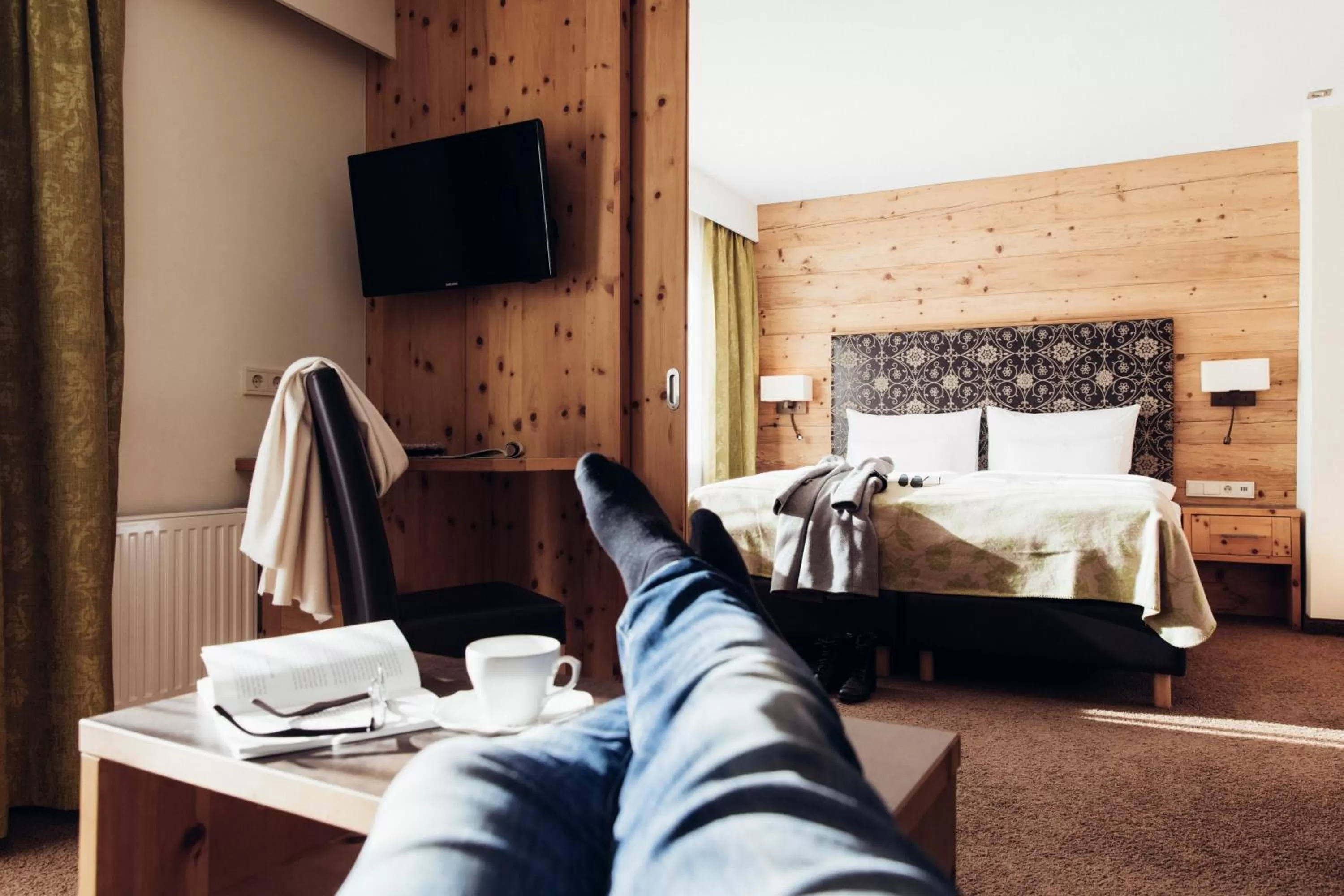 Photo of the whole room, Bed in Hotel habicher hof 4-Sterne-Superior