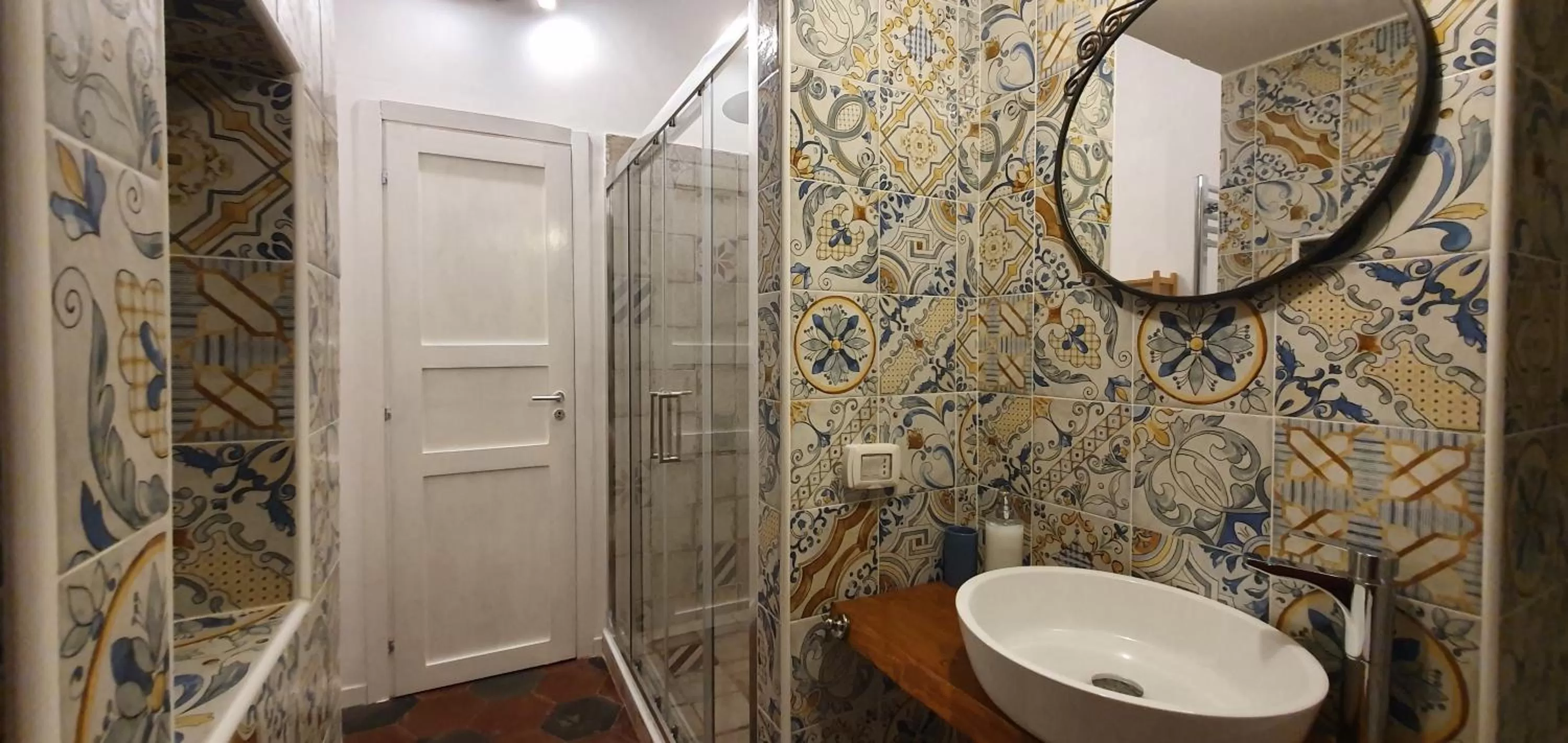 Shower in The Spanish Palace, Suites, Rooms, Apartments & Terraces