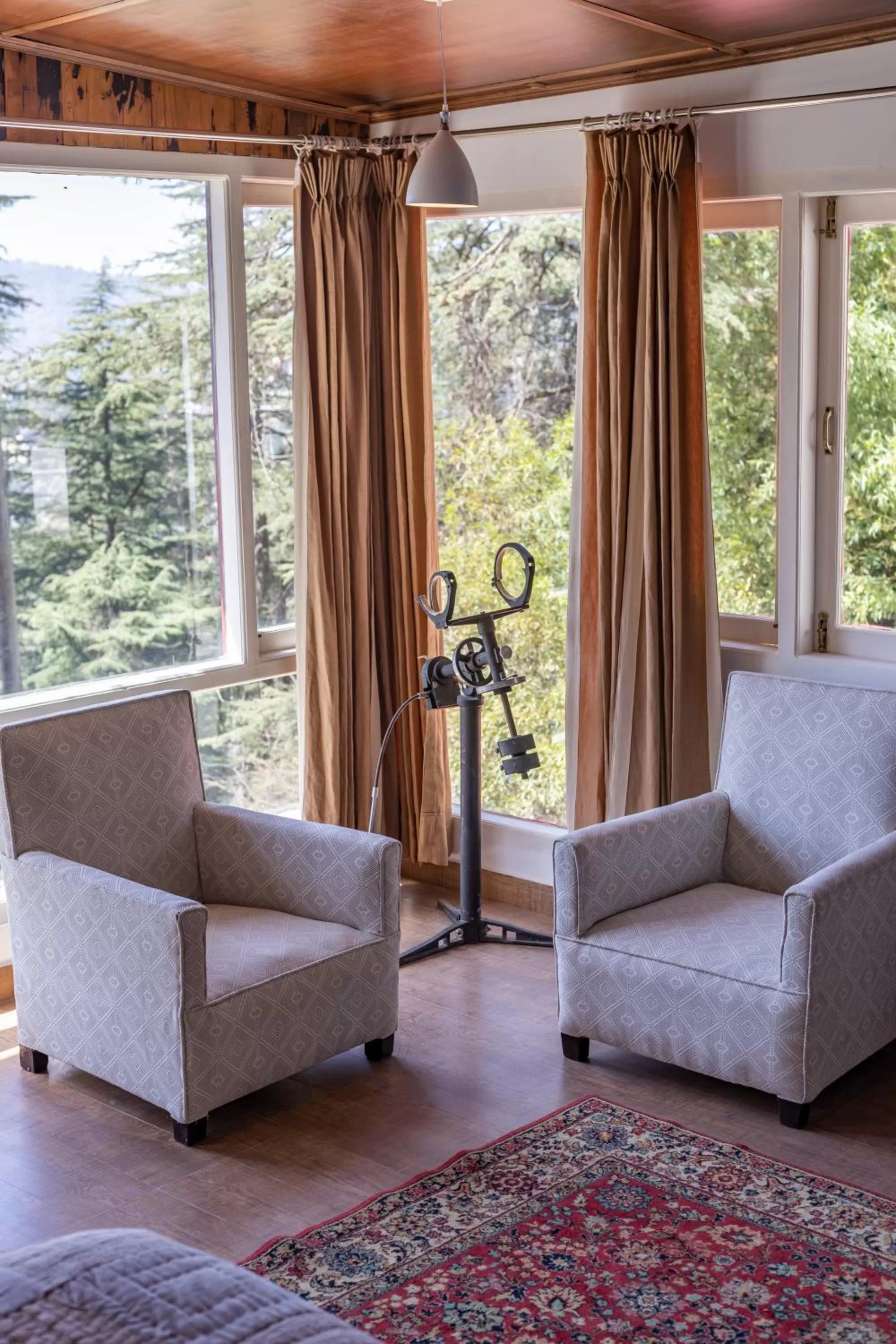 Bedroom in Seclude Shimla, Taraview