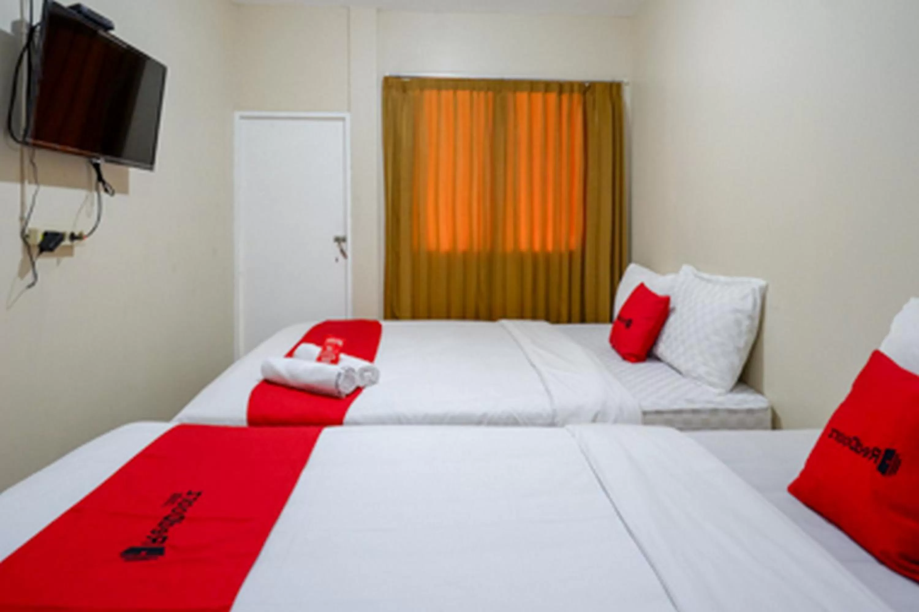 Bed in RedDoorz near RSUD Kudus