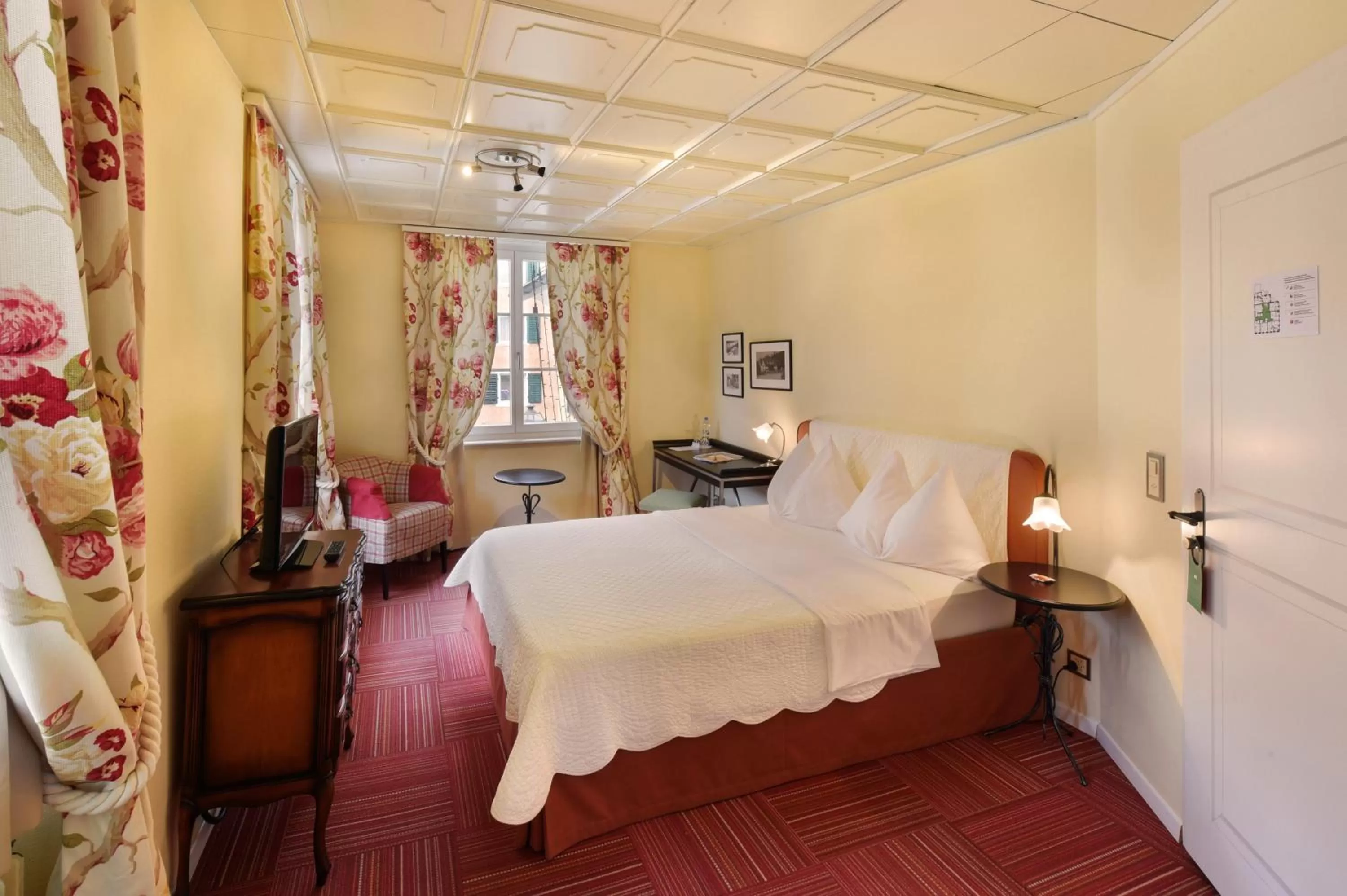 Photo of the whole room, Bed in Romantik Hotel Schwan