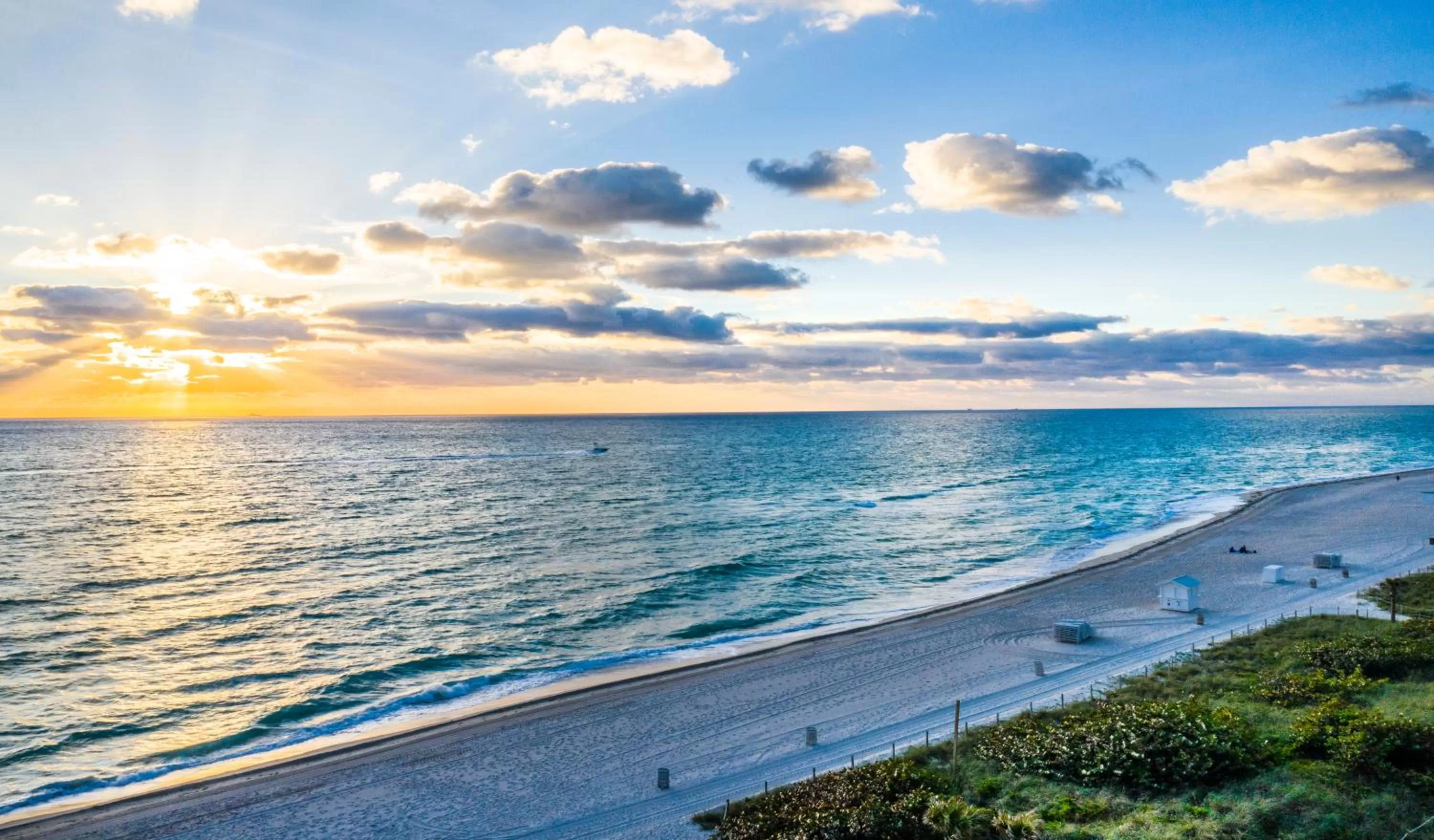 Beach in The Sagamore Hotel South Beach