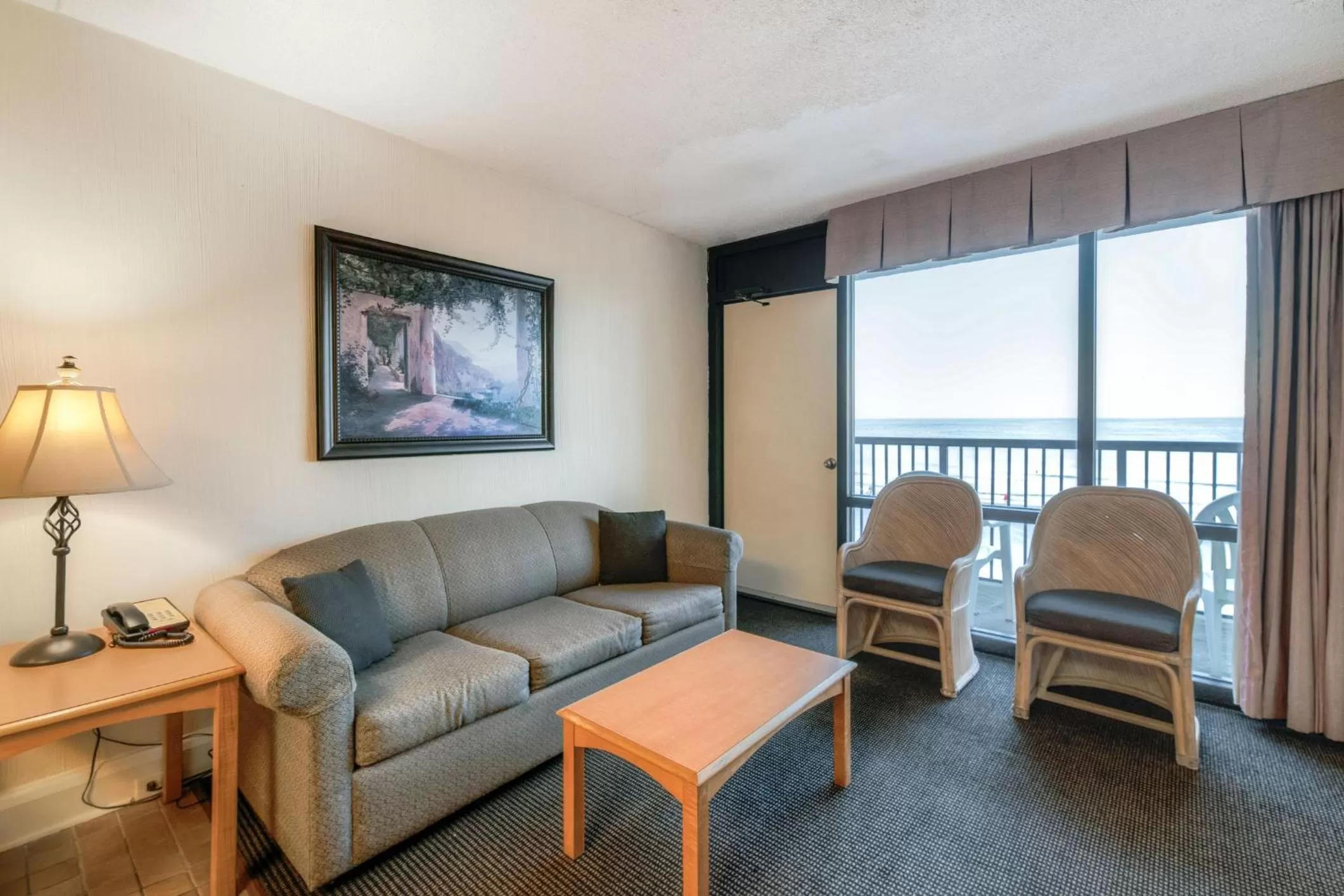 Seating Area in Kingfisher Inn