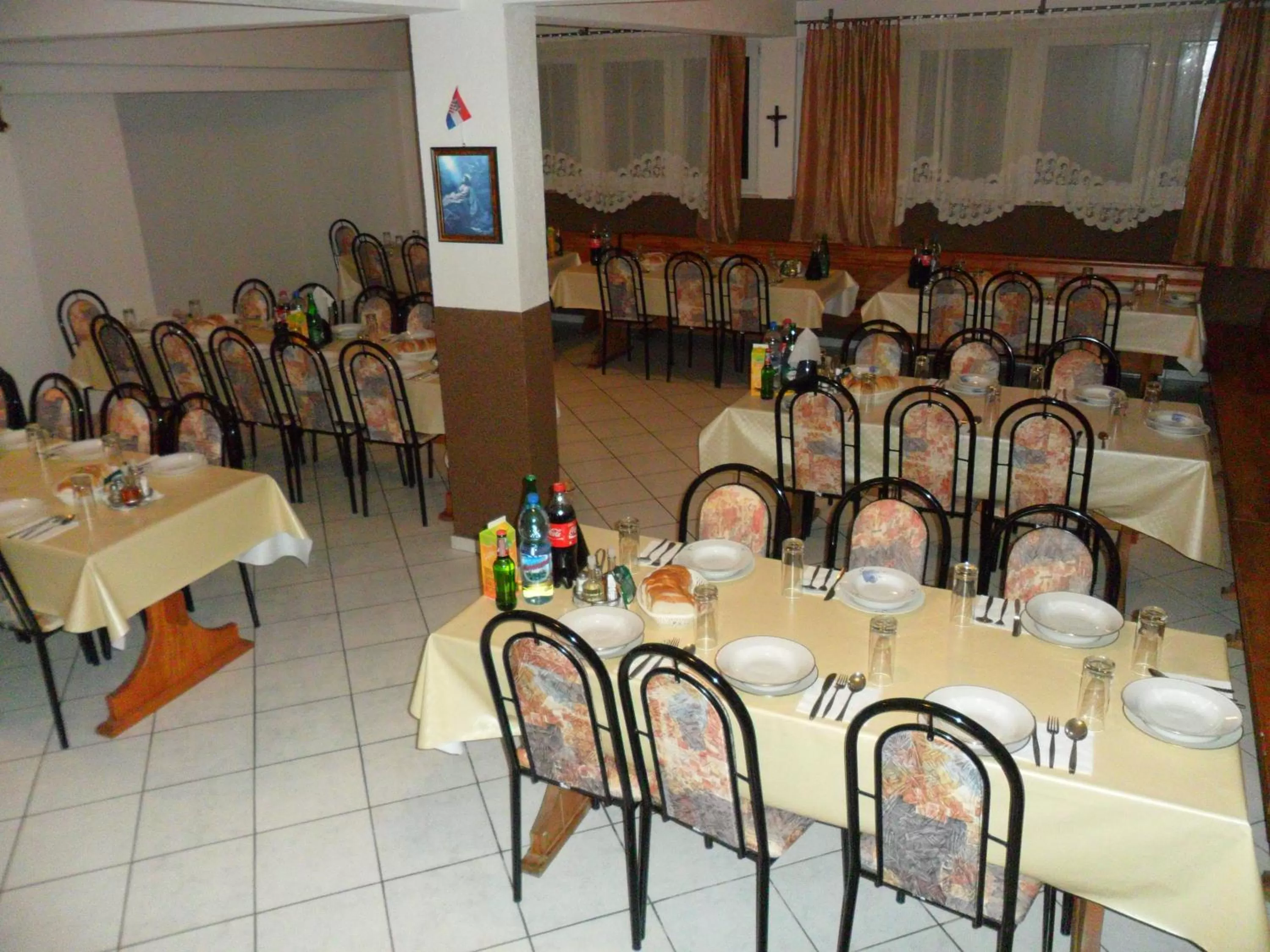 Restaurant/places to eat in Sobe u kucanstvu MBM