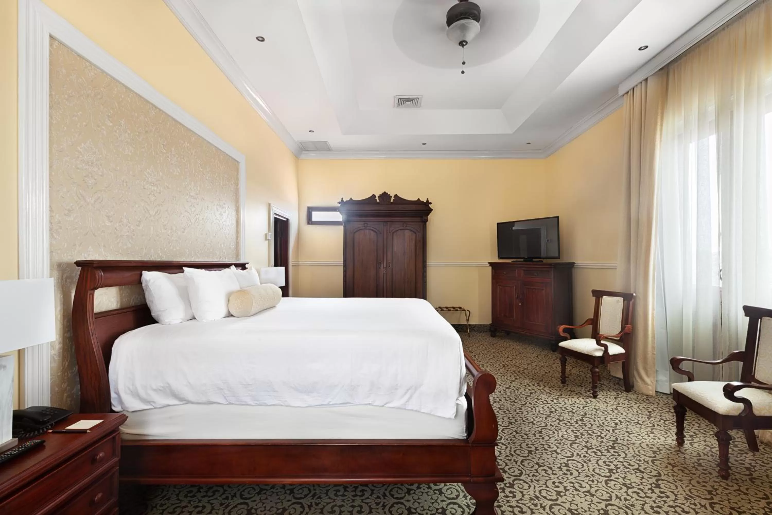 Photo of the whole room, Bed in Hotel la Perla Leon