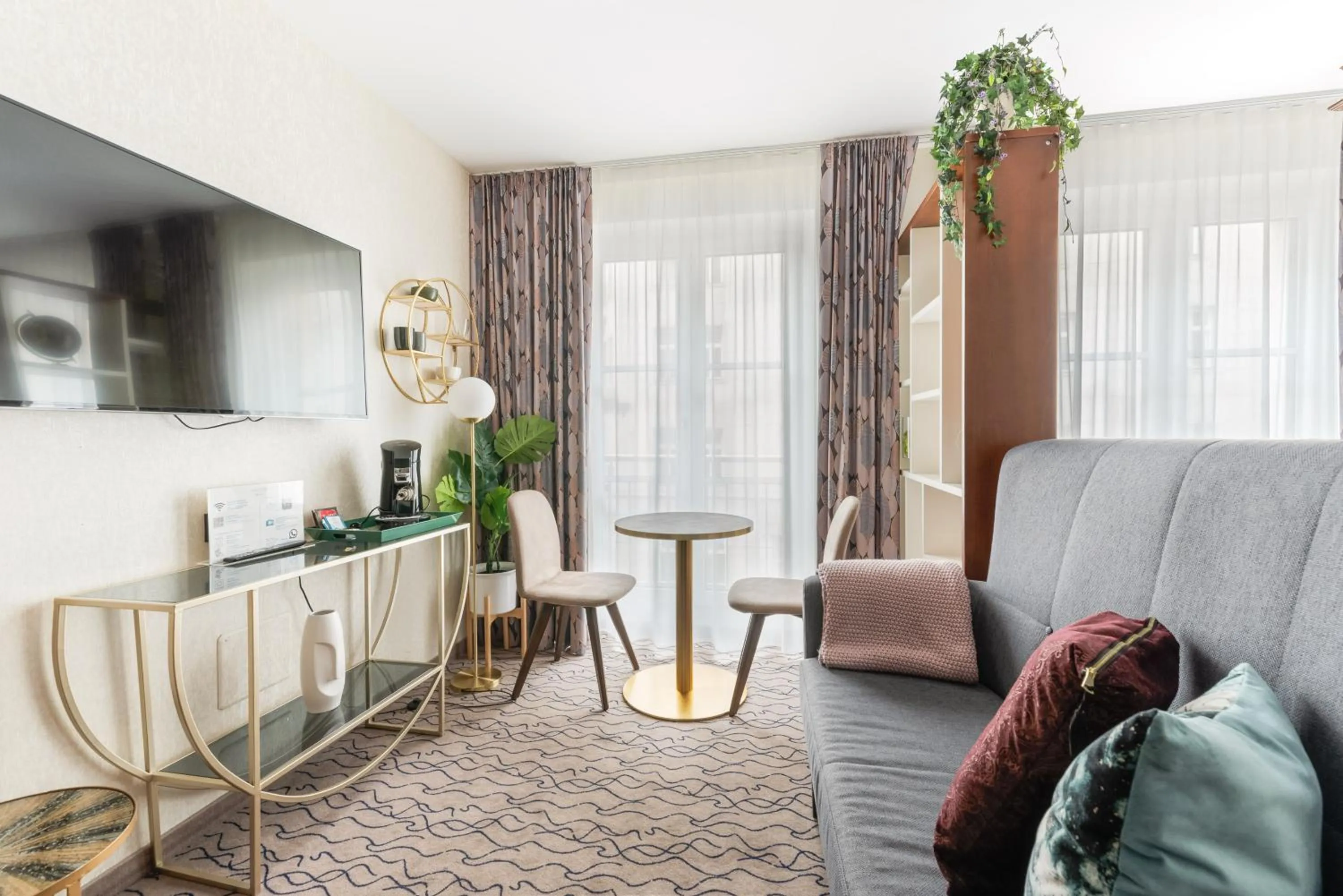 Living room in AdvaStay by KING's