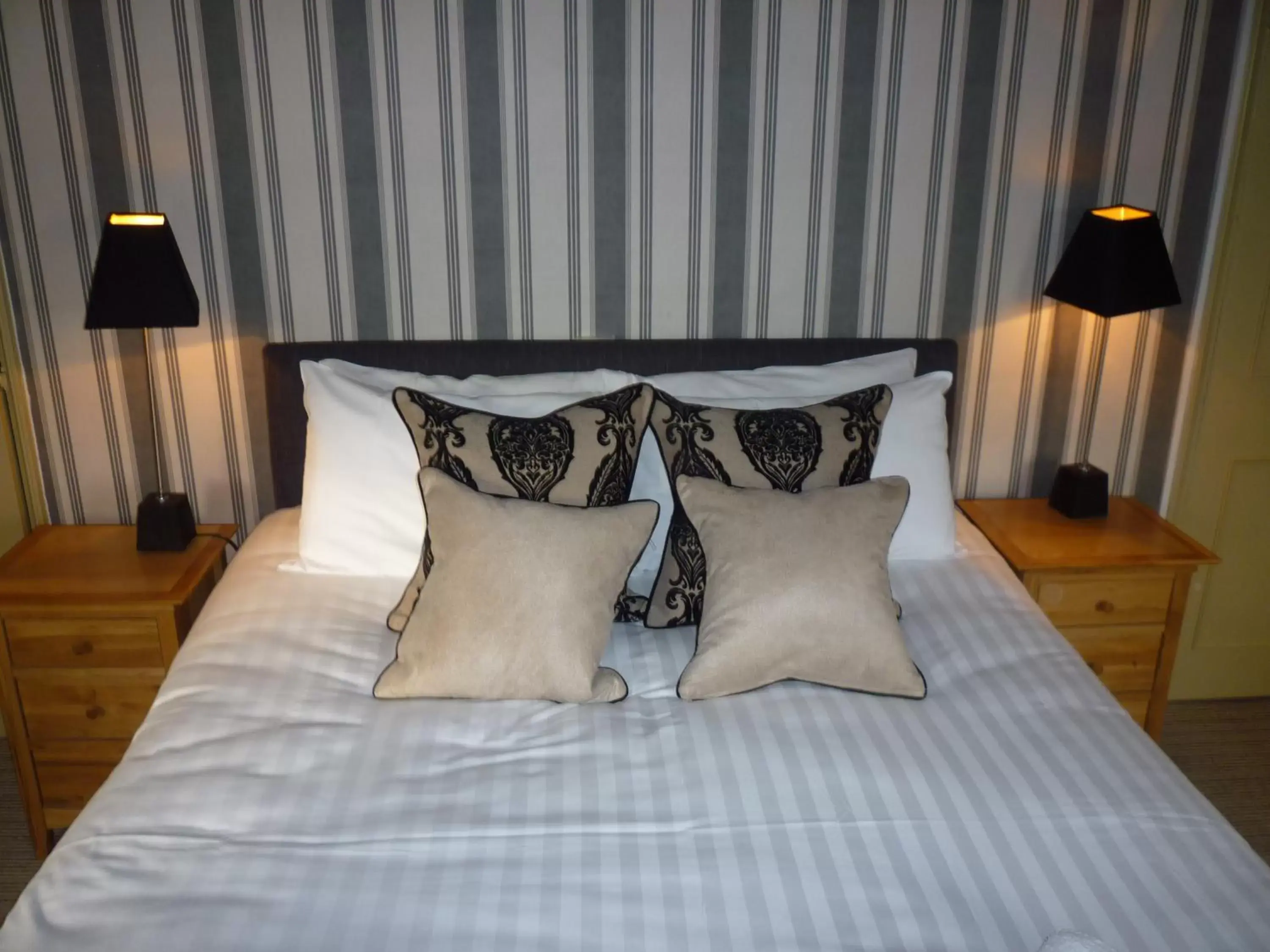 Double Room - single occupancy in Royal Oak Inn Double Room - single occupancy in Royal Oak Inn