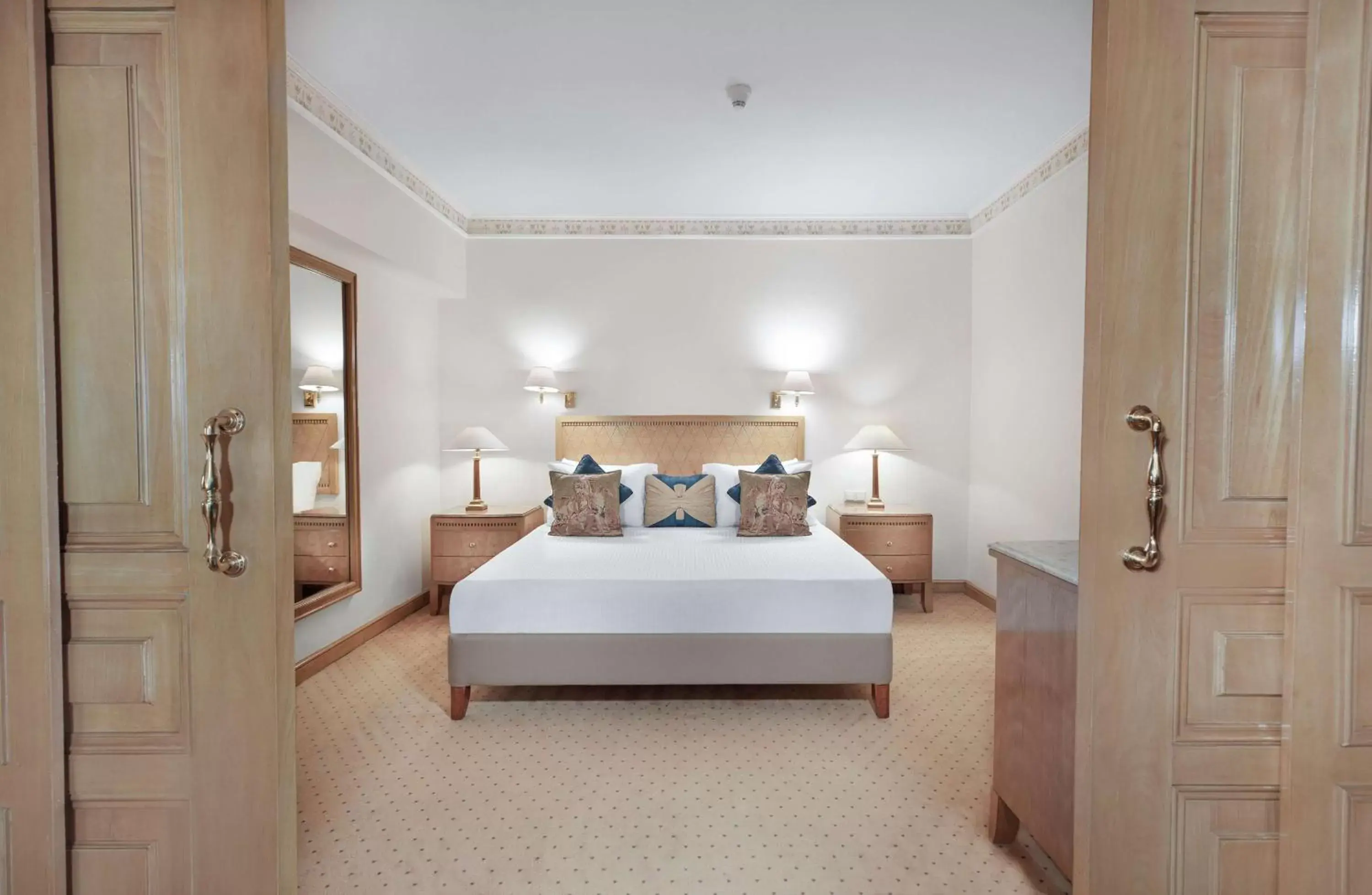 Junior Suite in Steigenberger Nile Palace Luxor - Convention Center Junior Suite in Steigenberger Nile Palace Luxor - Convention Center