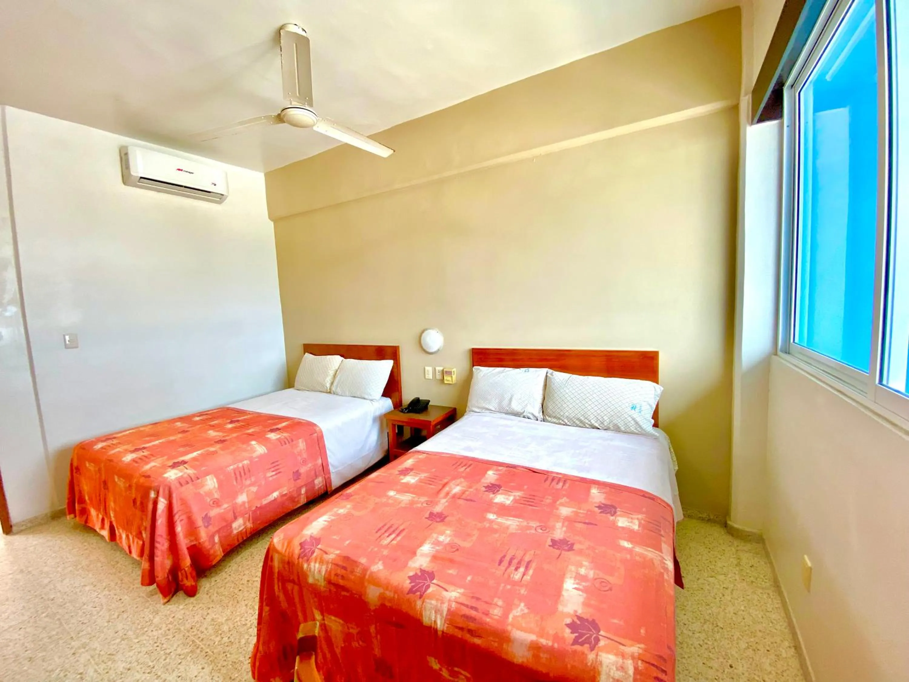 Bed in Hotel Delfines - a 2 calles del Acuario Veracruz
