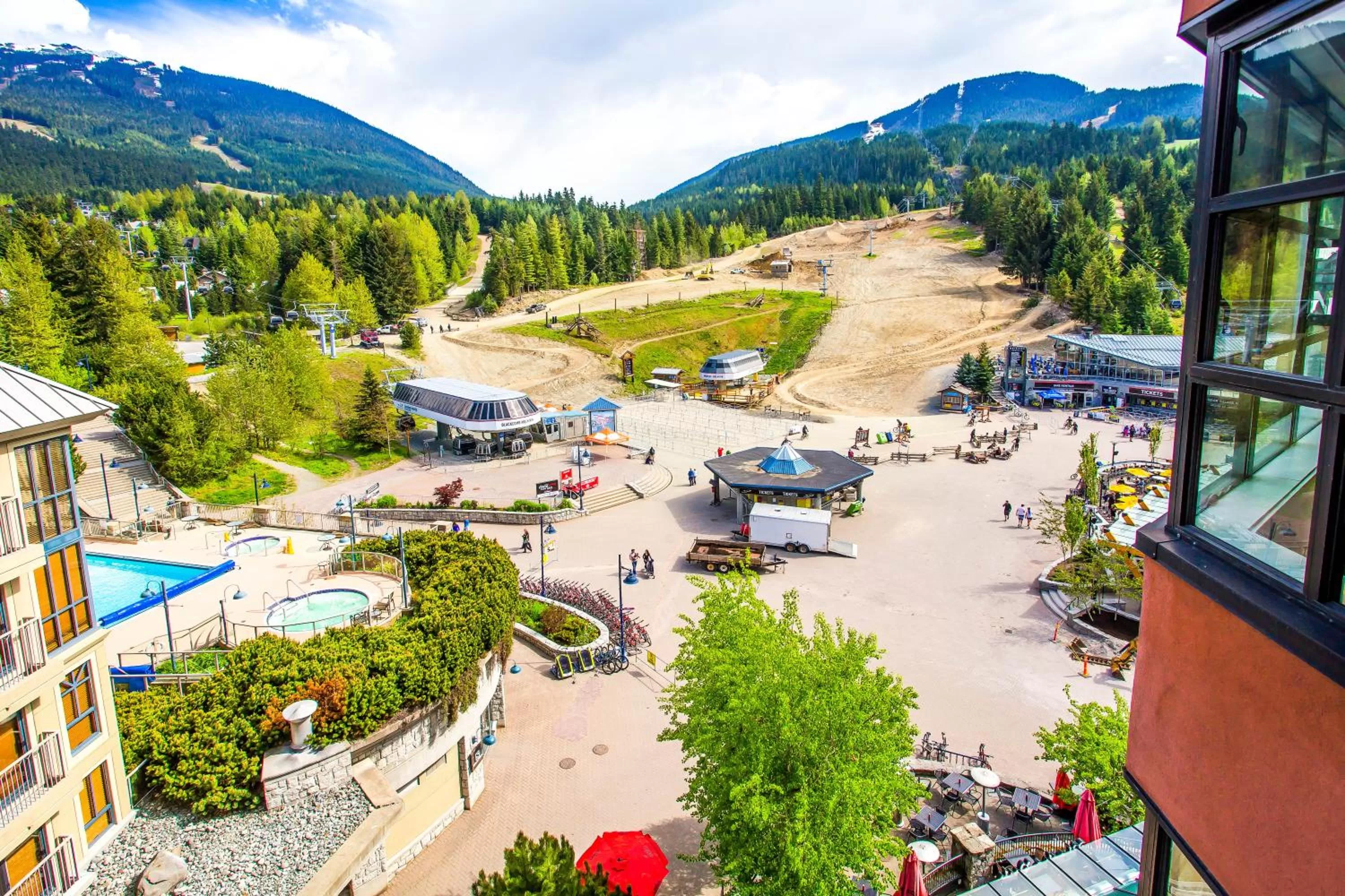 Spring in Sundial Hotel