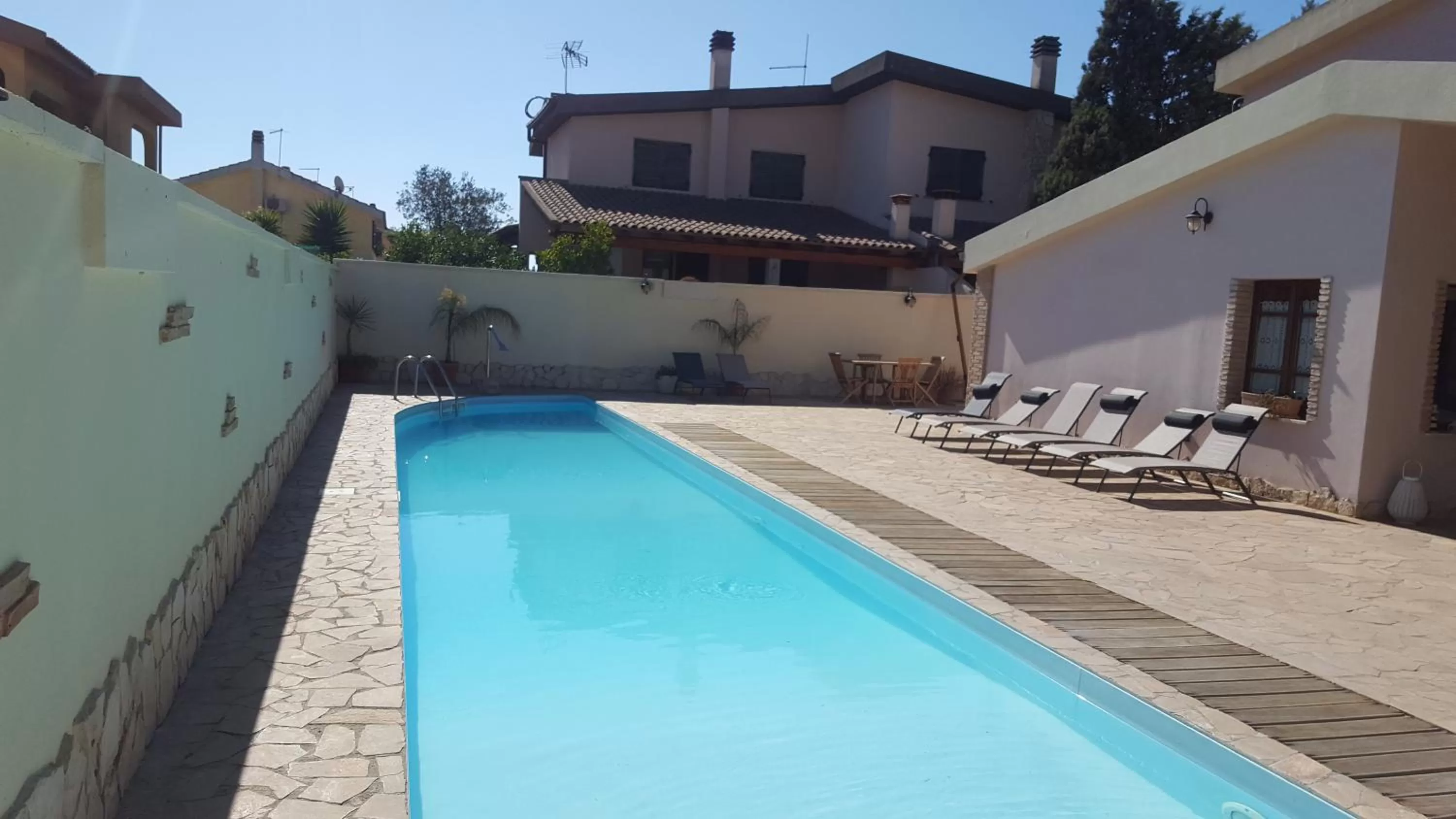 Swimming pool in Gentarrubia