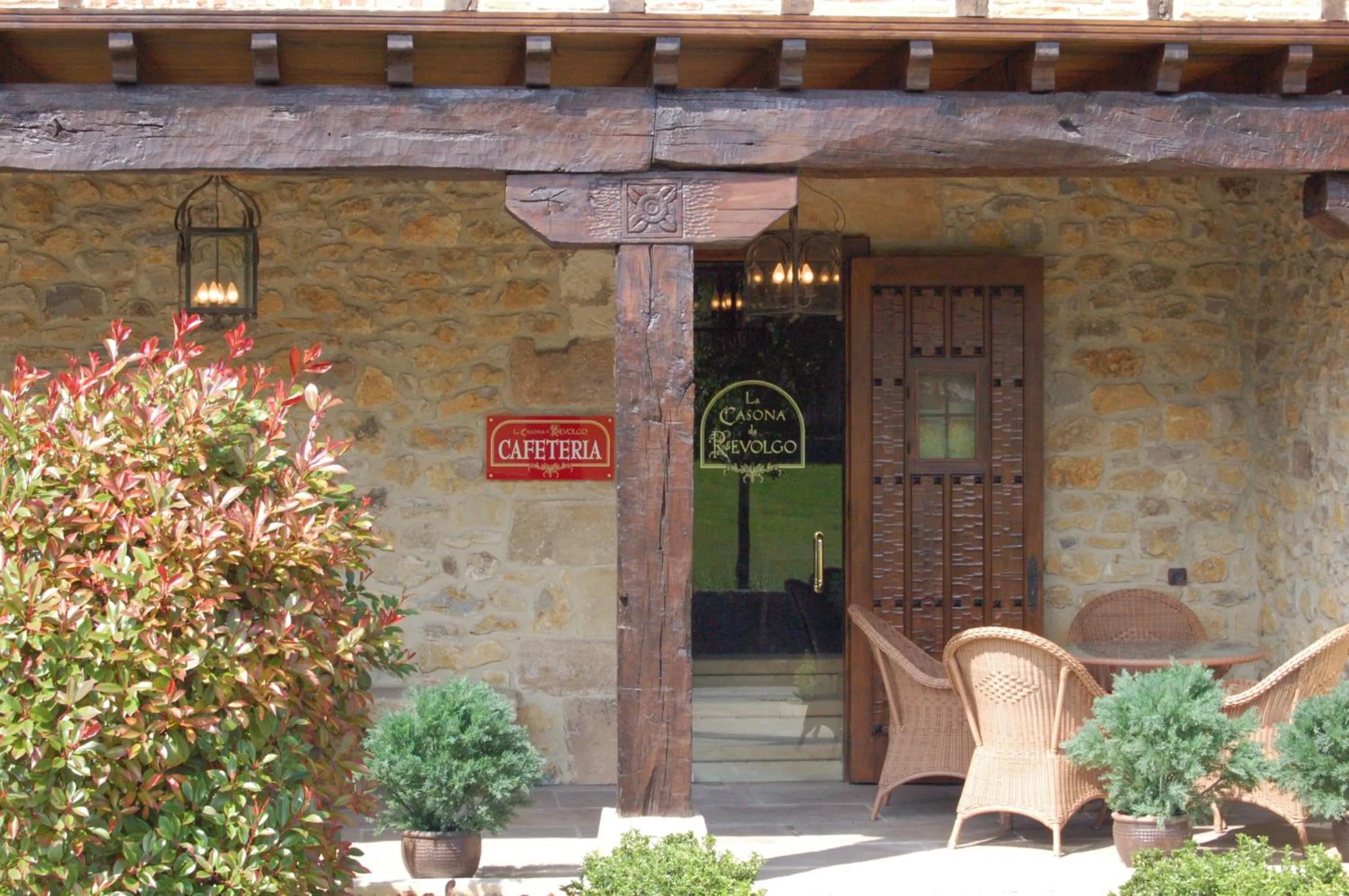 Property building in La Casona de Revolgo