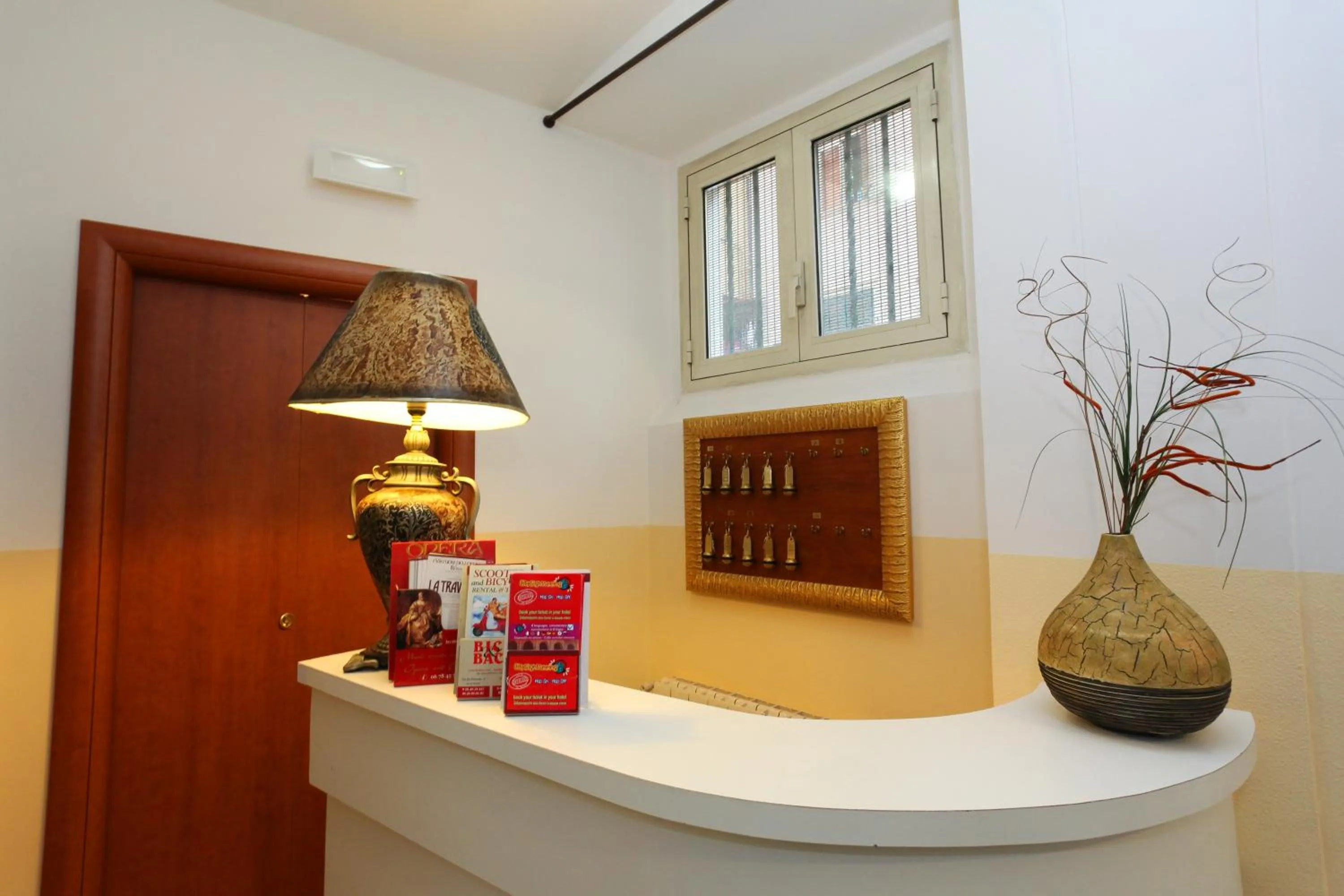 Lobby or reception in Hotel Pisa