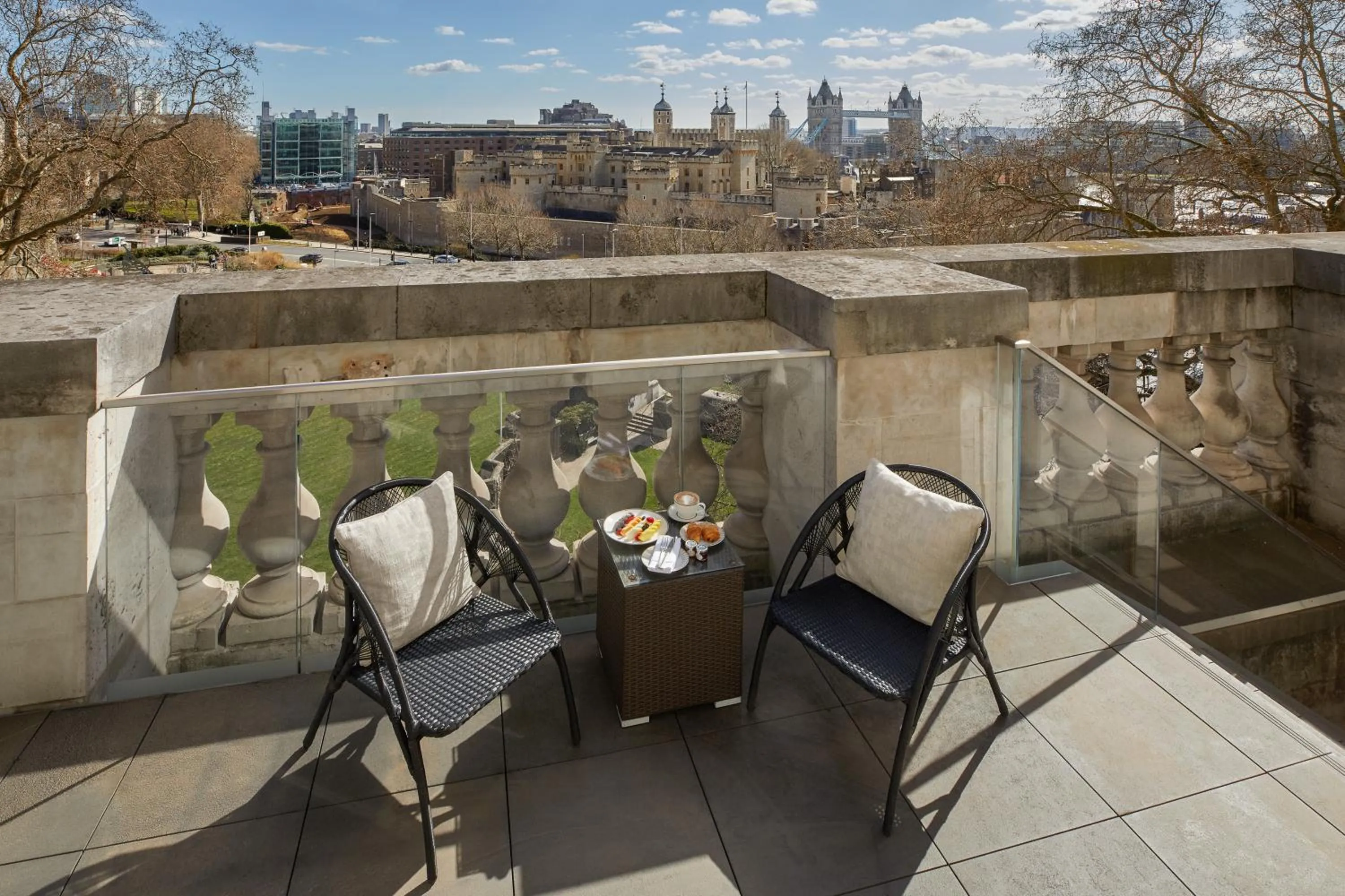 Balcony/Terrace in Four Seasons Hotel London at Tower Bridge