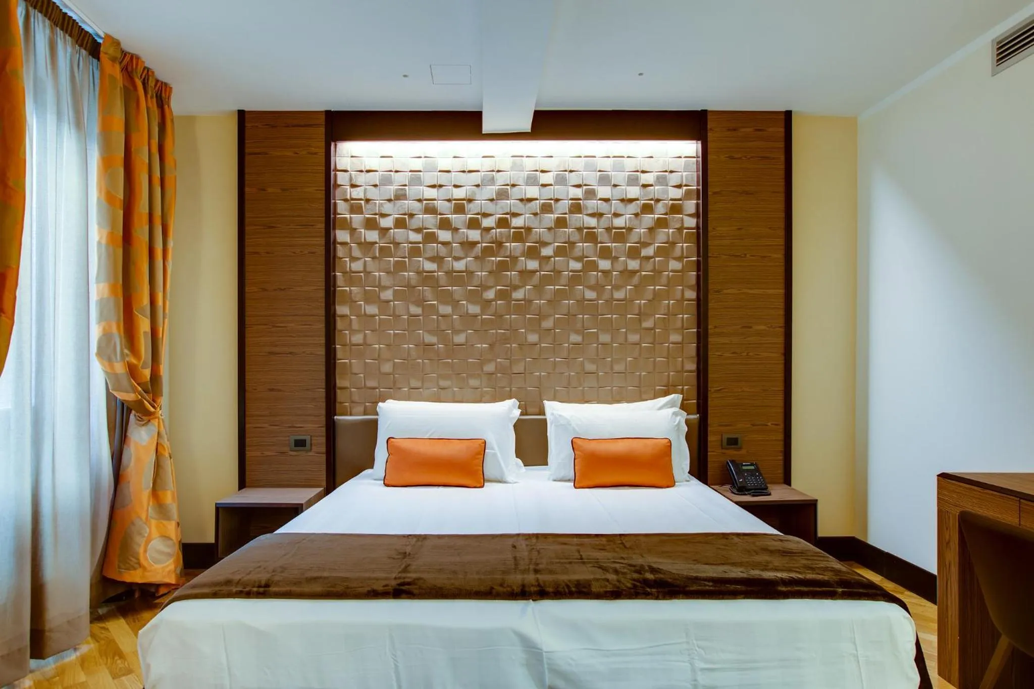 Bed in Solo Experience Hotel